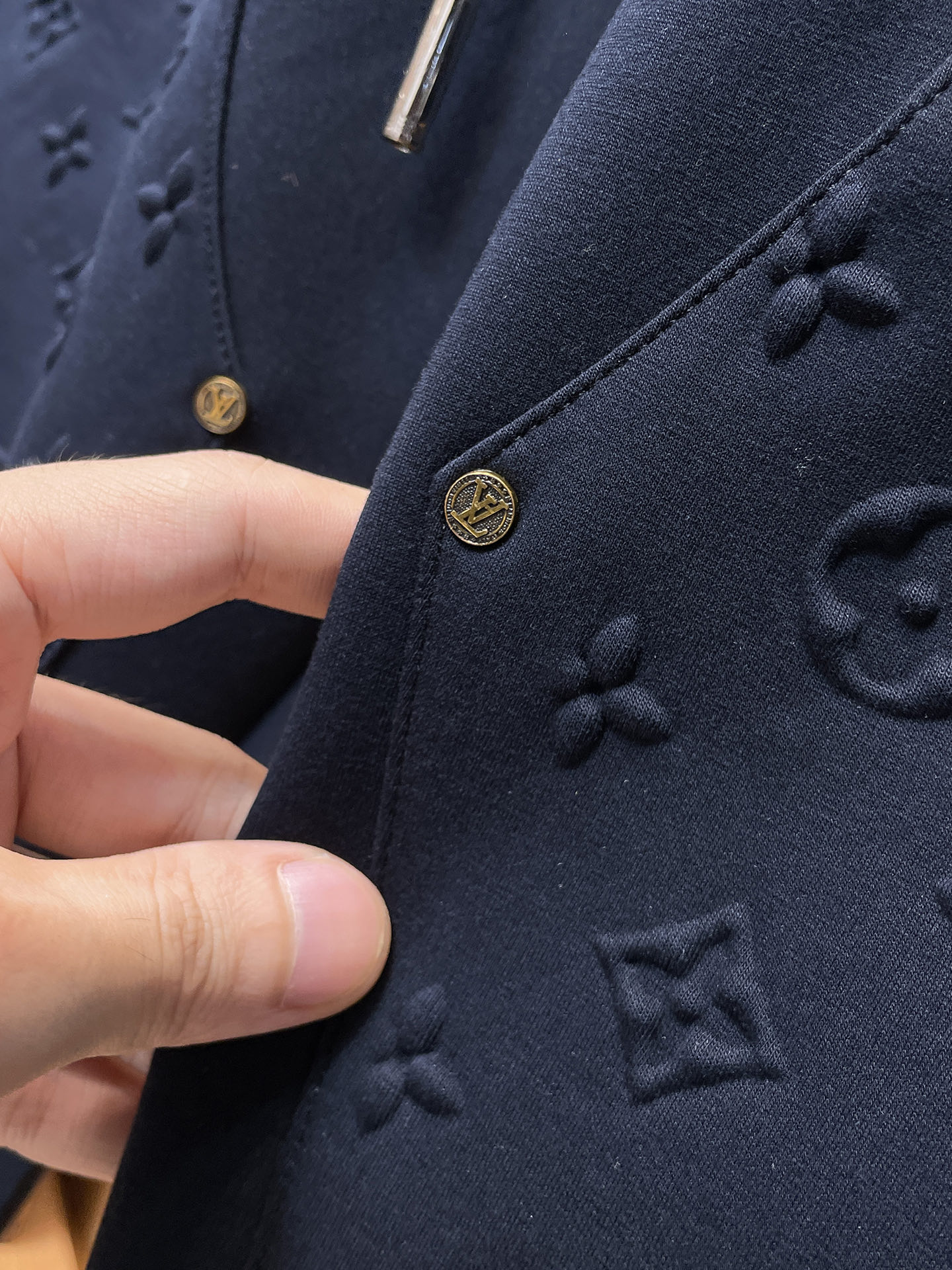 LV 顶级货品🐮 🆕2025秋冬新款休闲裤！官网同步发售。品牌经典LOGO休闲裤 ，定制面料，舒适度极好