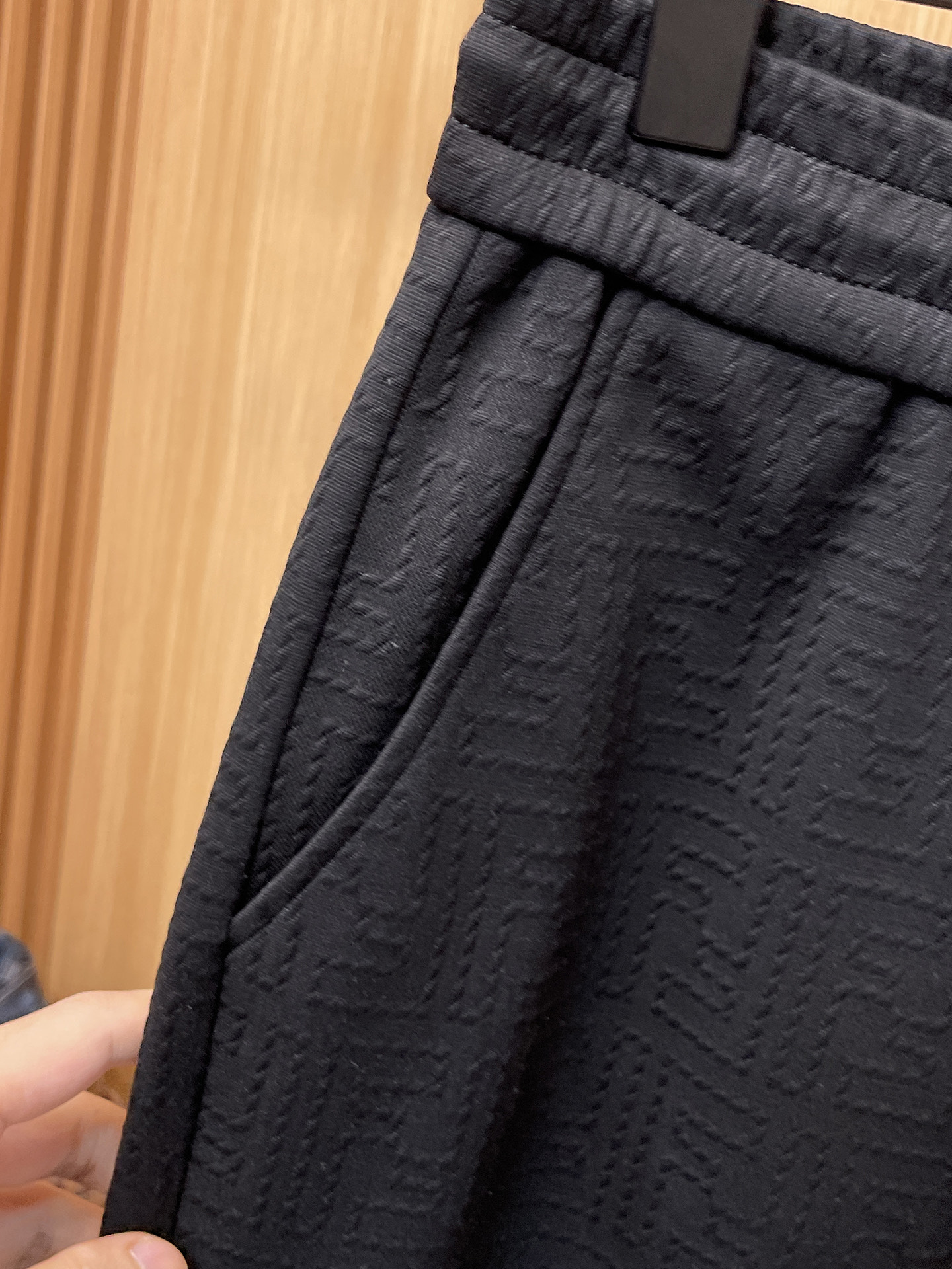 芬迪 顶级货品🐮 🆕2025秋冬新款休闲裤！官网同步发售。品牌经典LOGO休闲裤 ，定制面料，舒适度极好