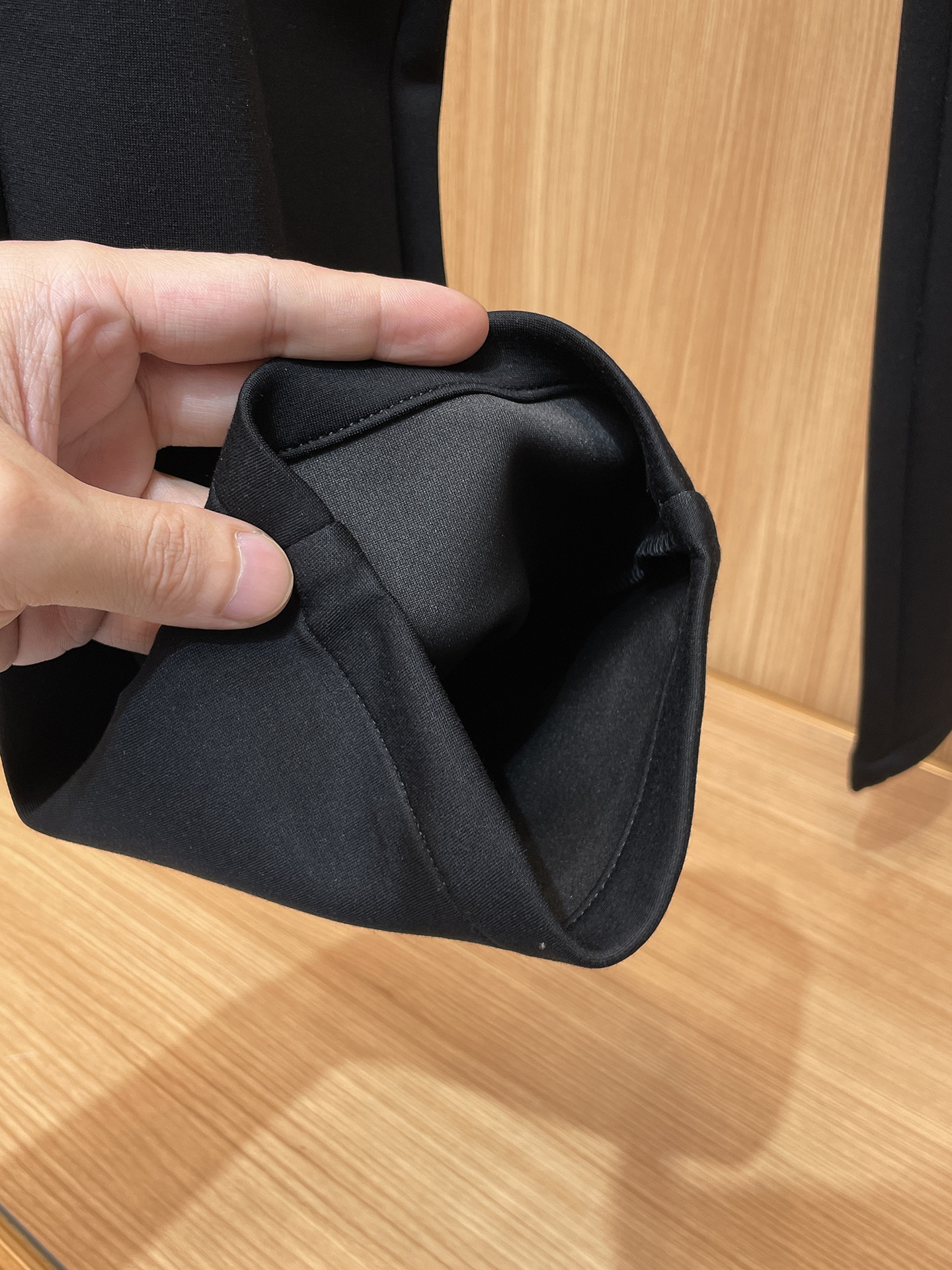 LV 顶级货品🐮 🆕2025秋冬新款休闲裤！官网同步发售。品牌经典LOGO休闲裤 ，定制面料，舒适度极好