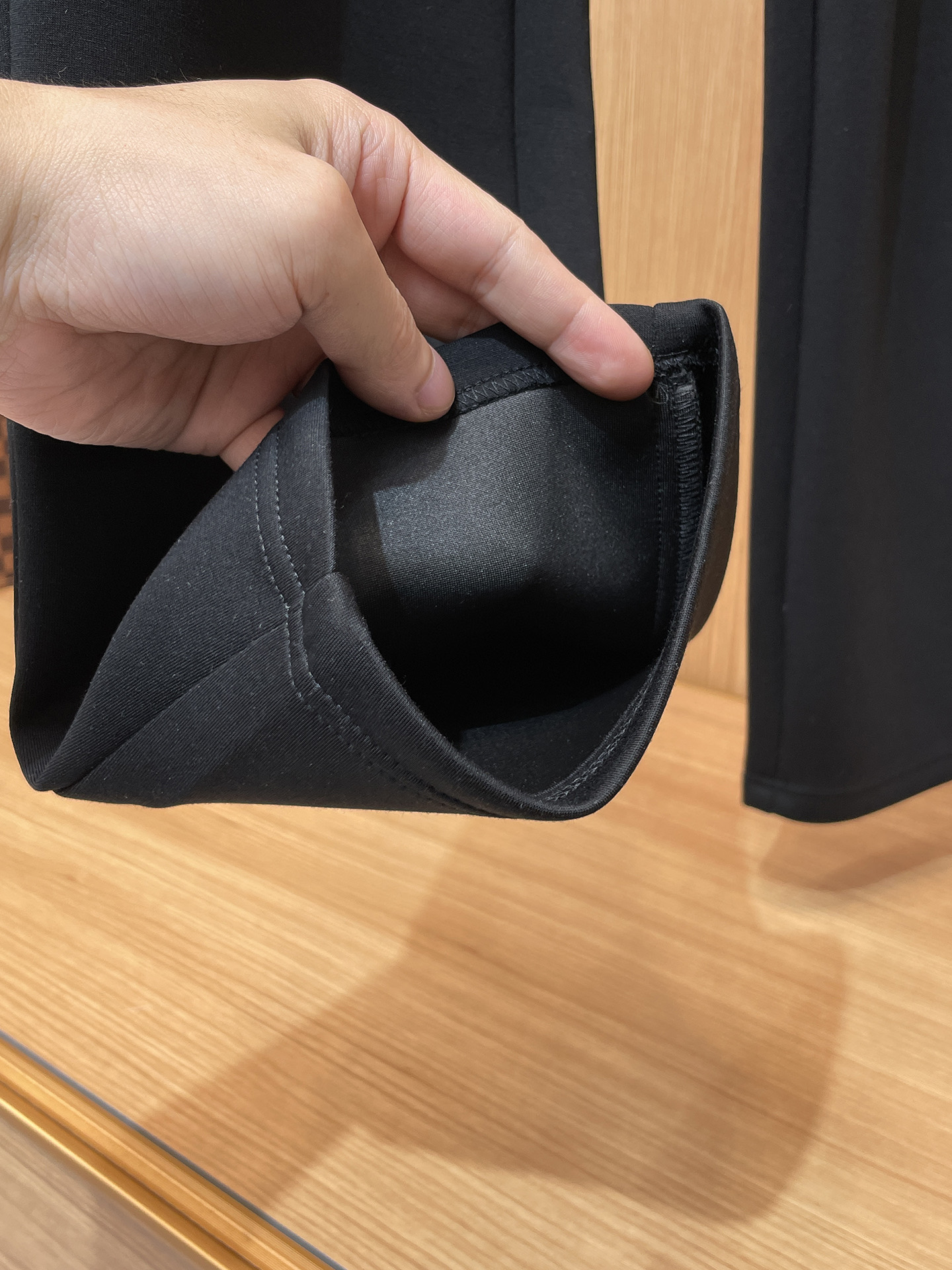 纪梵希 顶级货品🐮 🆕2025秋冬新款休闲裤！官网同步发售。品牌经典LOGO休闲裤 ，定制面料，舒适度极