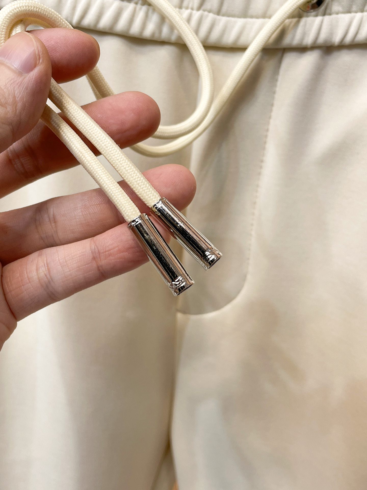 普拉达 顶级货品🐮 🆕2025秋冬新款休闲裤！官网同步发售。品牌经典LOGO休闲裤 ，定制面料，舒适度极