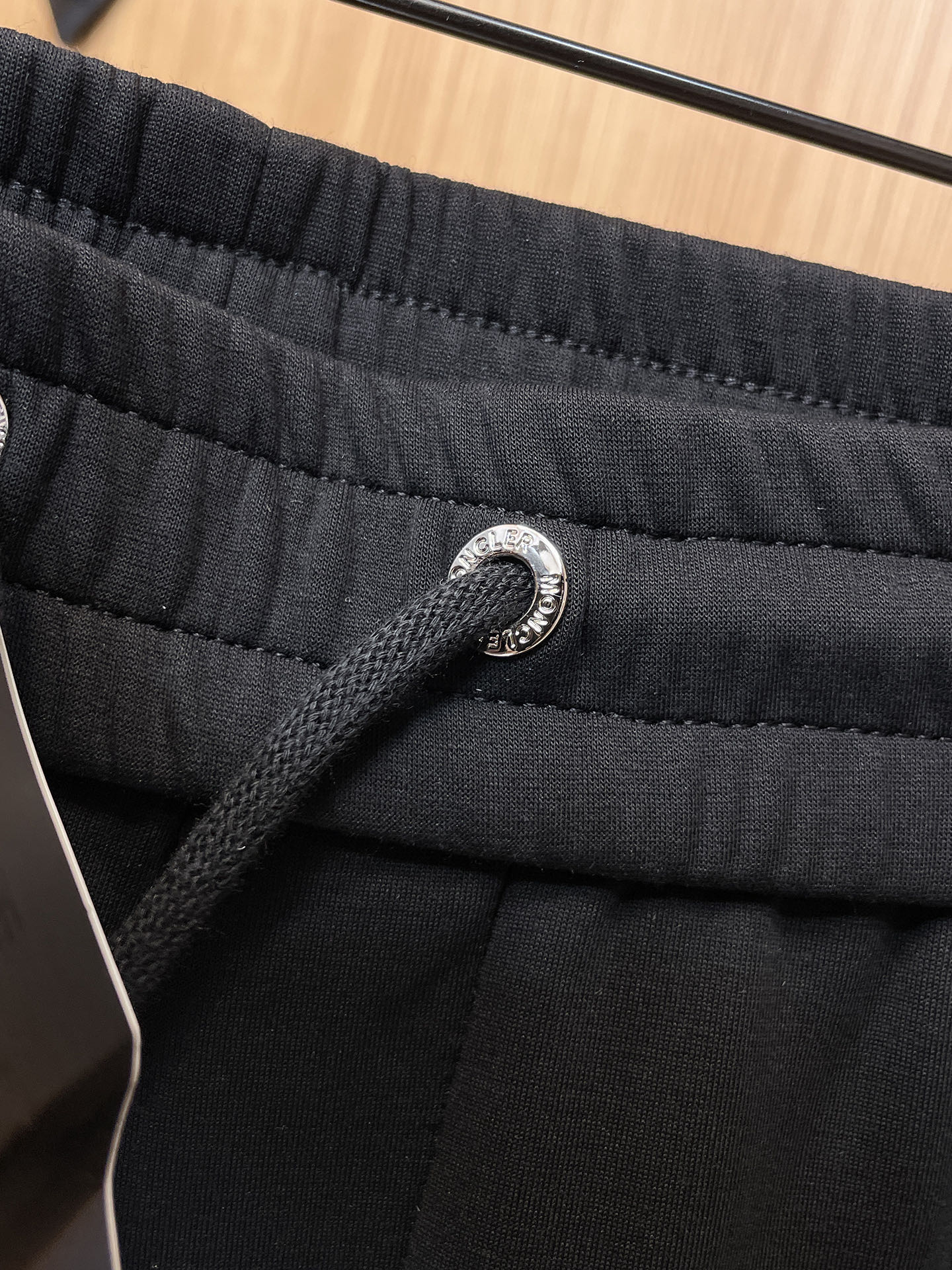 蒙口 顶级货品🐮 🆕2025秋冬新款休闲裤！官网同步发售。品牌经典LOGO休闲裤 ，定制面料，舒适度极好