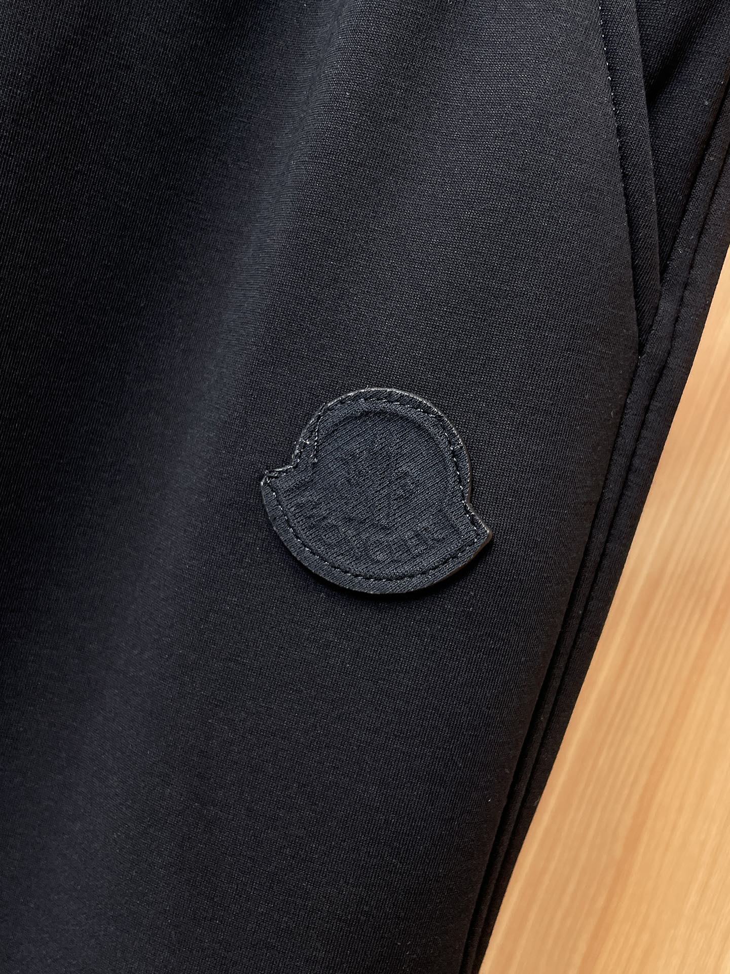 蒙口 顶级货品🐮 🆕2025秋冬新款休闲裤！官网同步发售。品牌经典LOGO休闲裤 ，定制面料，舒适度极好