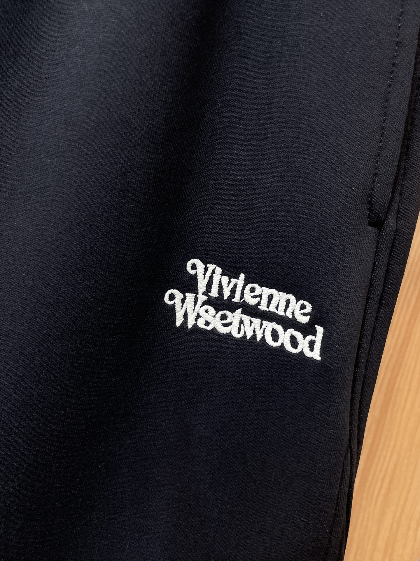 西太后 顶级货品🐮 🆕2025秋冬新款休闲裤！官网同步发售。品牌经典LOGO休闲裤 ，定制面料，舒适度极