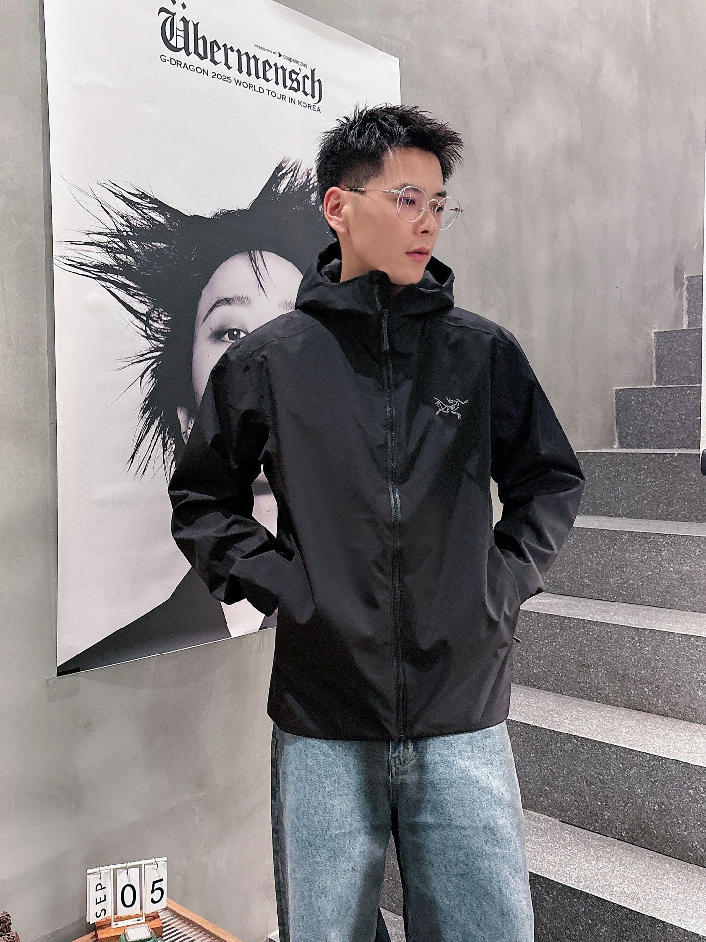 NO:572798,Arc'teryx's new jacket, original order, fashionable jacket made of imported Italian fabrics. The European counters are synchronized, the upper body is more casual and generous, and the counter's original hardware is a new luxury and high-end customized accessory!  Luxurious brand-specific logo embellishment design, the highest quality shipments in the market, original accessories, the ultimate in luxury!  Soft and comfortable. The upper body is very handsome!  Suitable for any scene!  Size: S-2xl (European version), arc'teryx, jackets & coats, jackets & coats, alexander wang19860909始祖鸟新款夹克外套,原单狠货 意大利进口面料时尚夹克外套.欧洲专柜同步,上身更随意大方,专柜原版五金奢华高档定制配饰新作！奢华品牌特质logo点缀设计,市场最高品质出货、原版辅料,奢华极致！柔软舒适.上身爆帅！适合任意场景！码数:S-2xl（欧版）,arc'teryx,jackets & coats,jackets & coats,alexander wang,Men's clothing