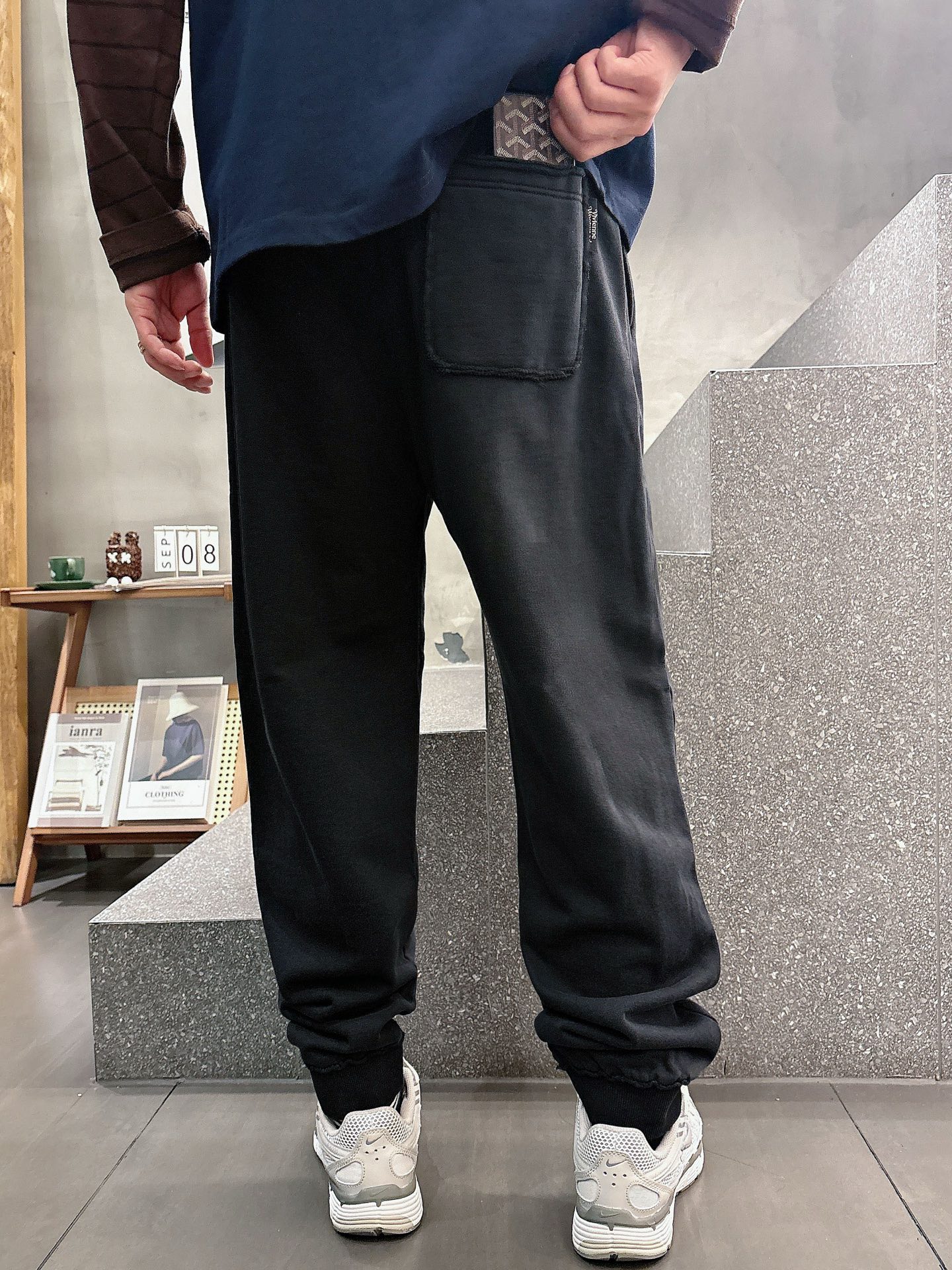 Vivienne Westwood Classic Logo Casual Pants - Comfort & Style 5 i1757770134462 9798 0 9