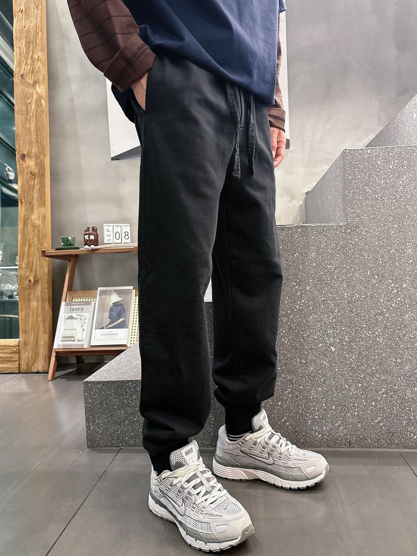 Vivienne Westwood Classic Logo Casual Pants - Comfort & Style 12 i1757770134482 2655 0 3