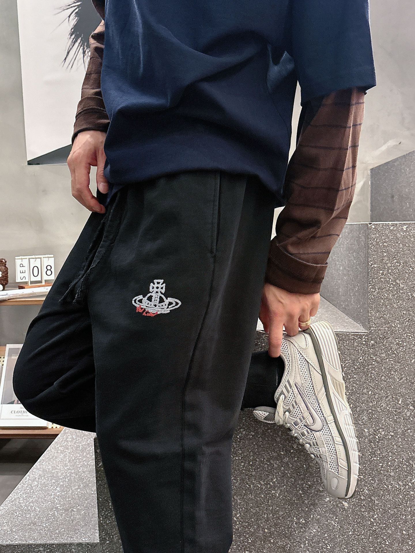 Vivienne Westwood Classic Logo Casual Pants - Comfort & Style 10 i1757770140941 277 0 5