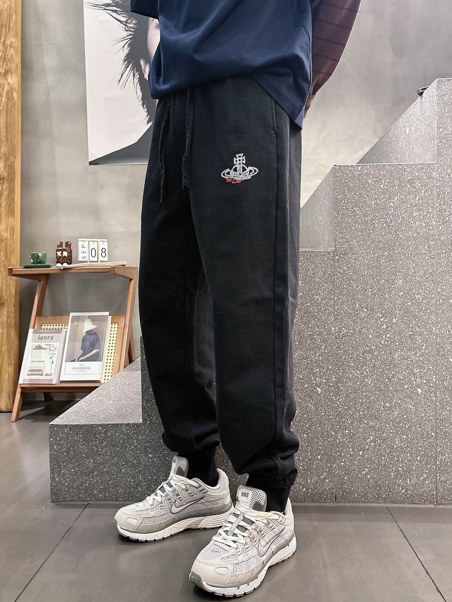 Vivienne Westwood Classic Logo Casual Pants - Comfort & Style 7 i1757770141039 3158 0 4