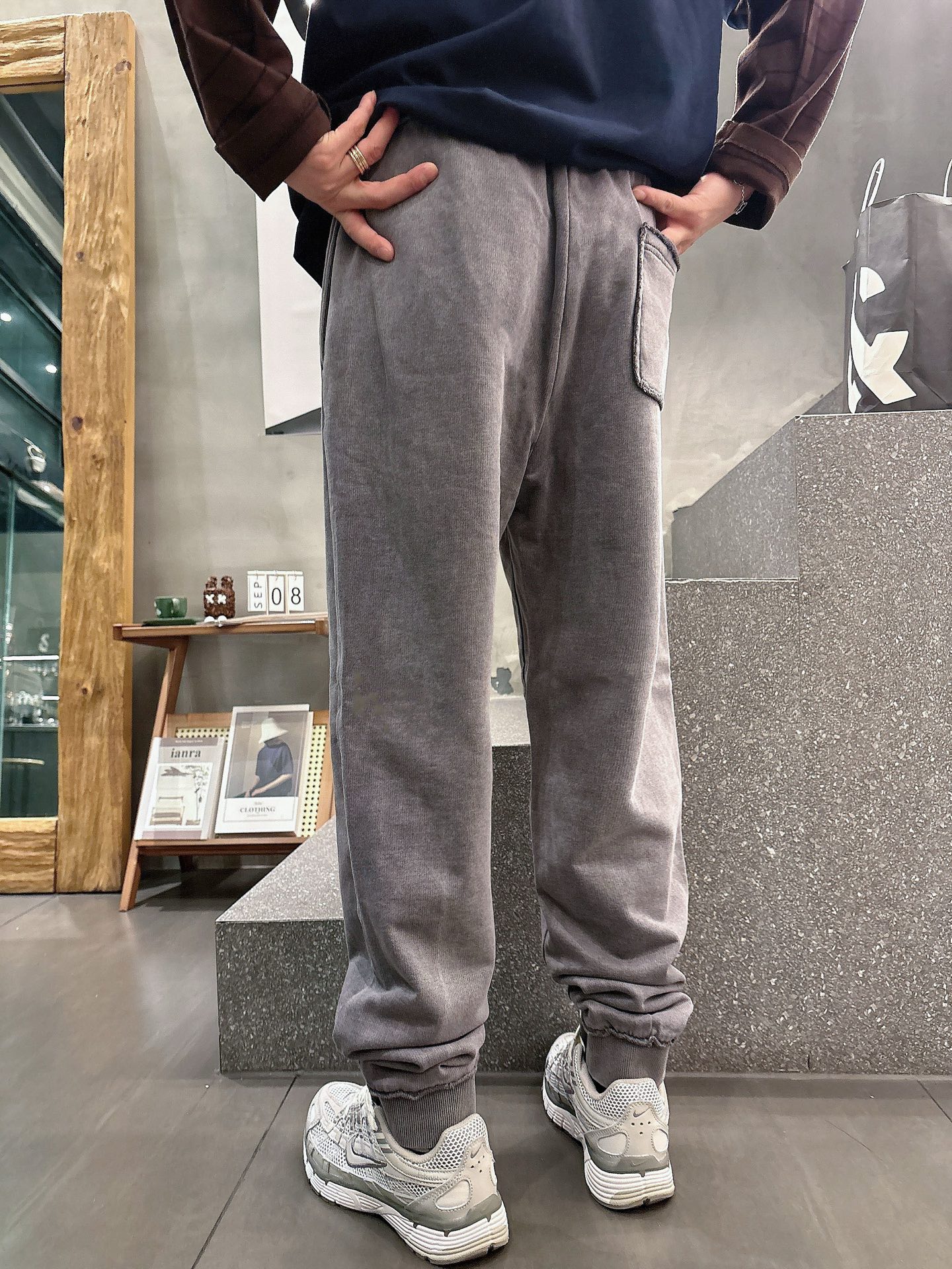 Vivienne Westwood Classic Logo Casual Pants - Comfortable & Stylish 10 i1757770182484 6327 0 2
