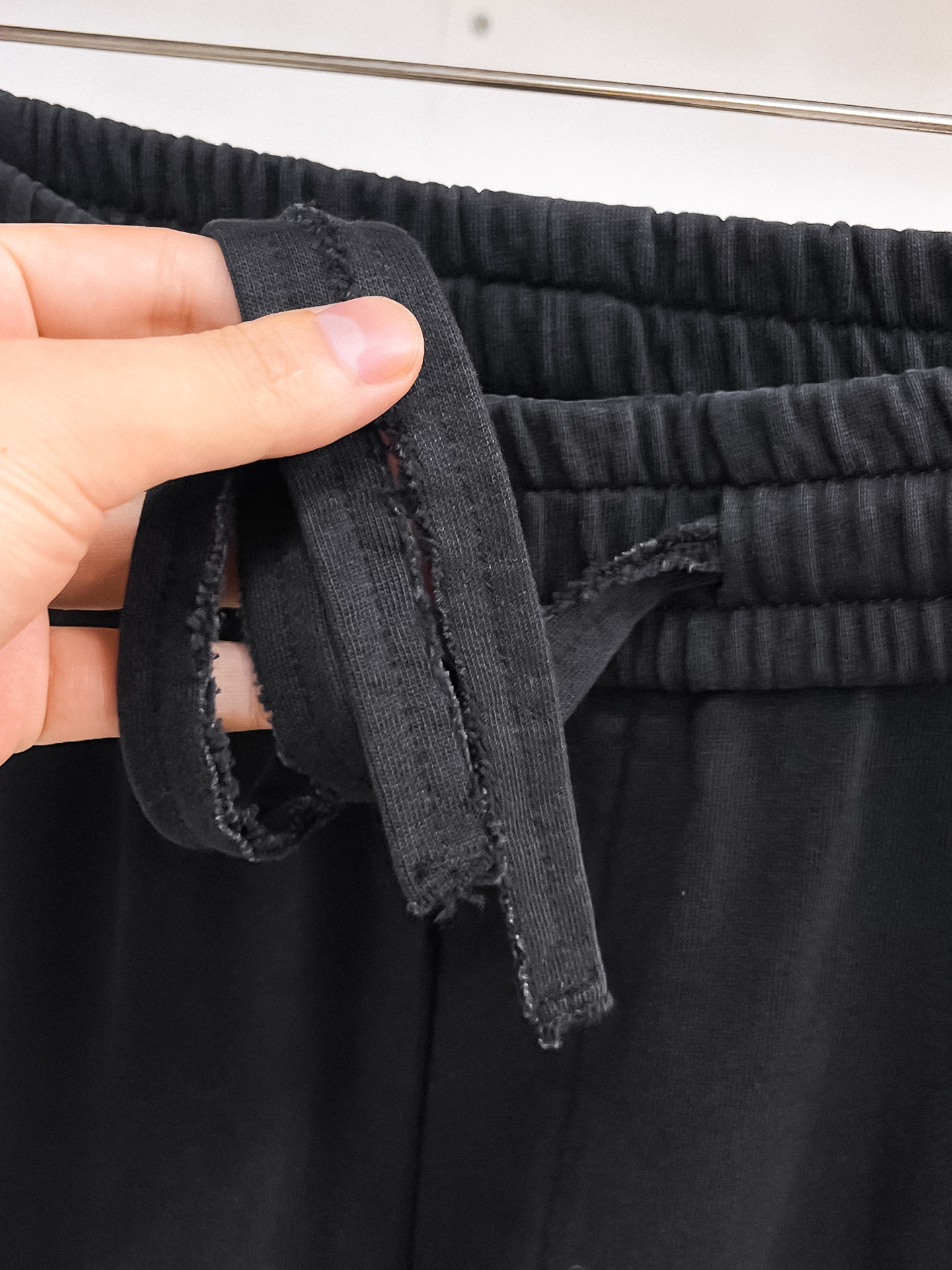 MIU 顶级货品🐮 🆕2026春夏新款休闲裤！官网同步发售。品牌经典LOGO休闲裤 ，定制面料，舒适度极