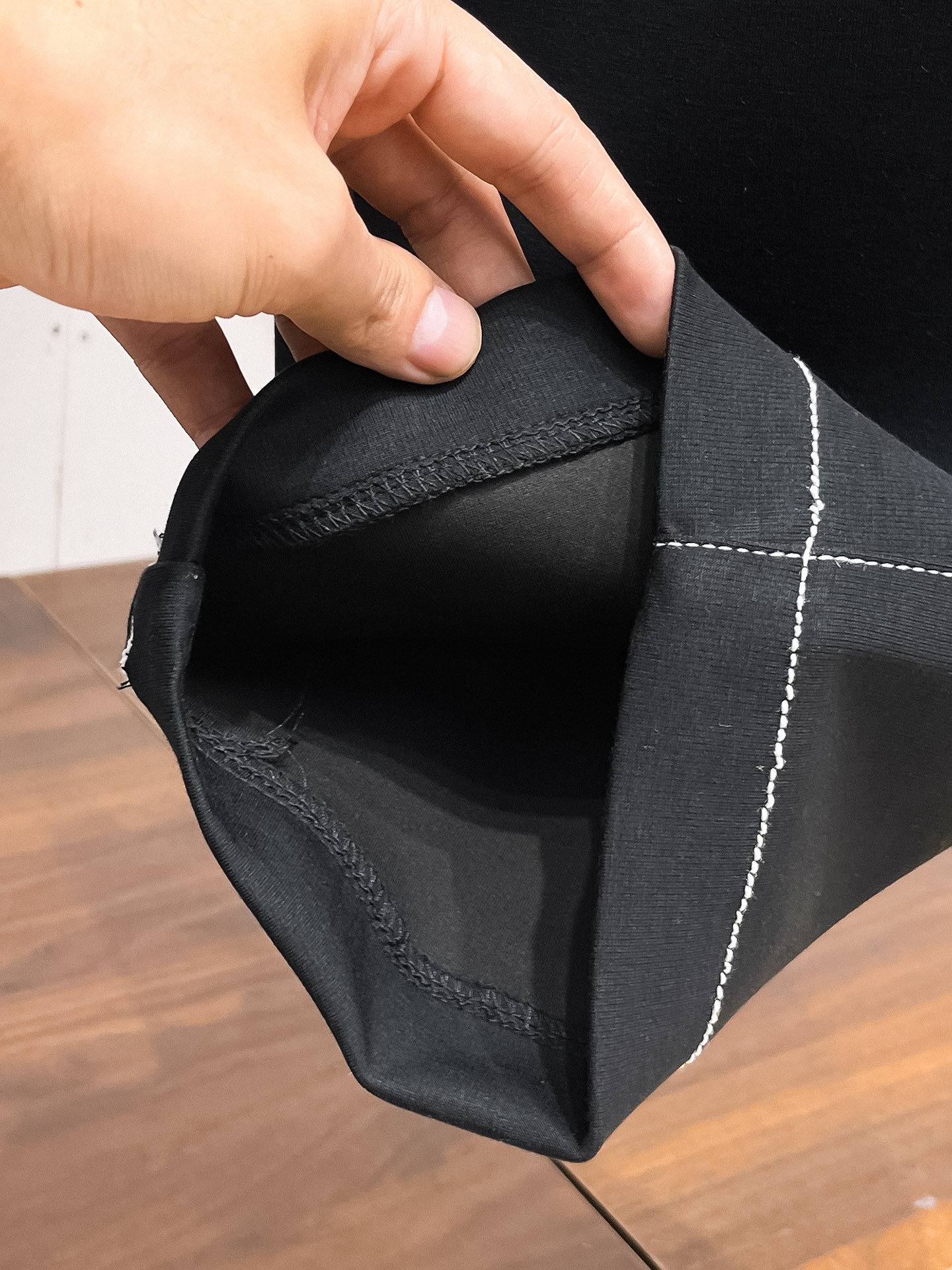 普拉达 顶级货品🐮 🆕2026春夏新款休闲裤！官网同步发售。品牌经典LOGO休闲裤 ，定制面料，舒适度极