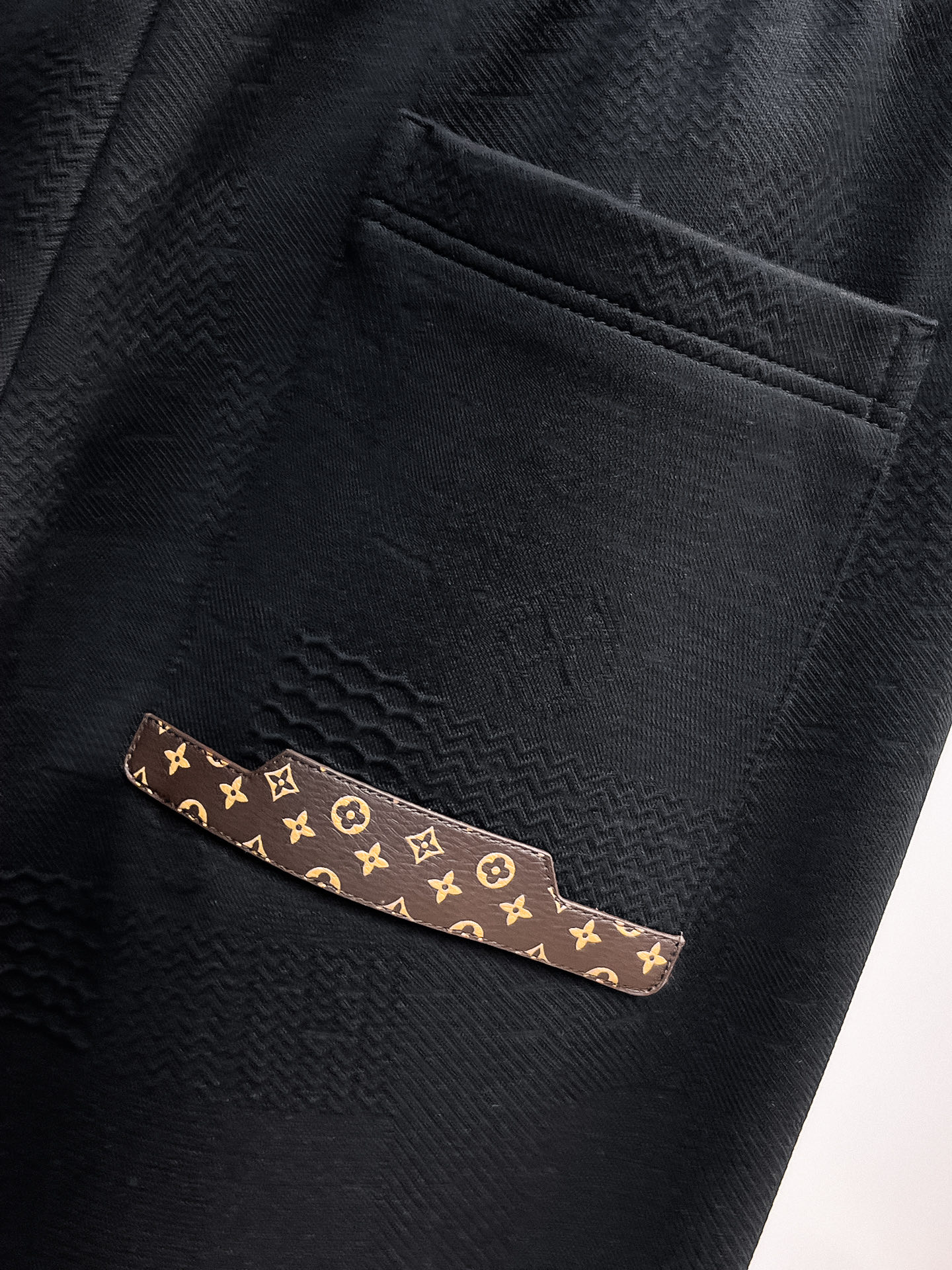 LV 顶级货品🐮 🆕2026春夏新款休闲裤！官网同步发售。品牌经典LOGO休闲裤 ，定制面料，舒适度极好