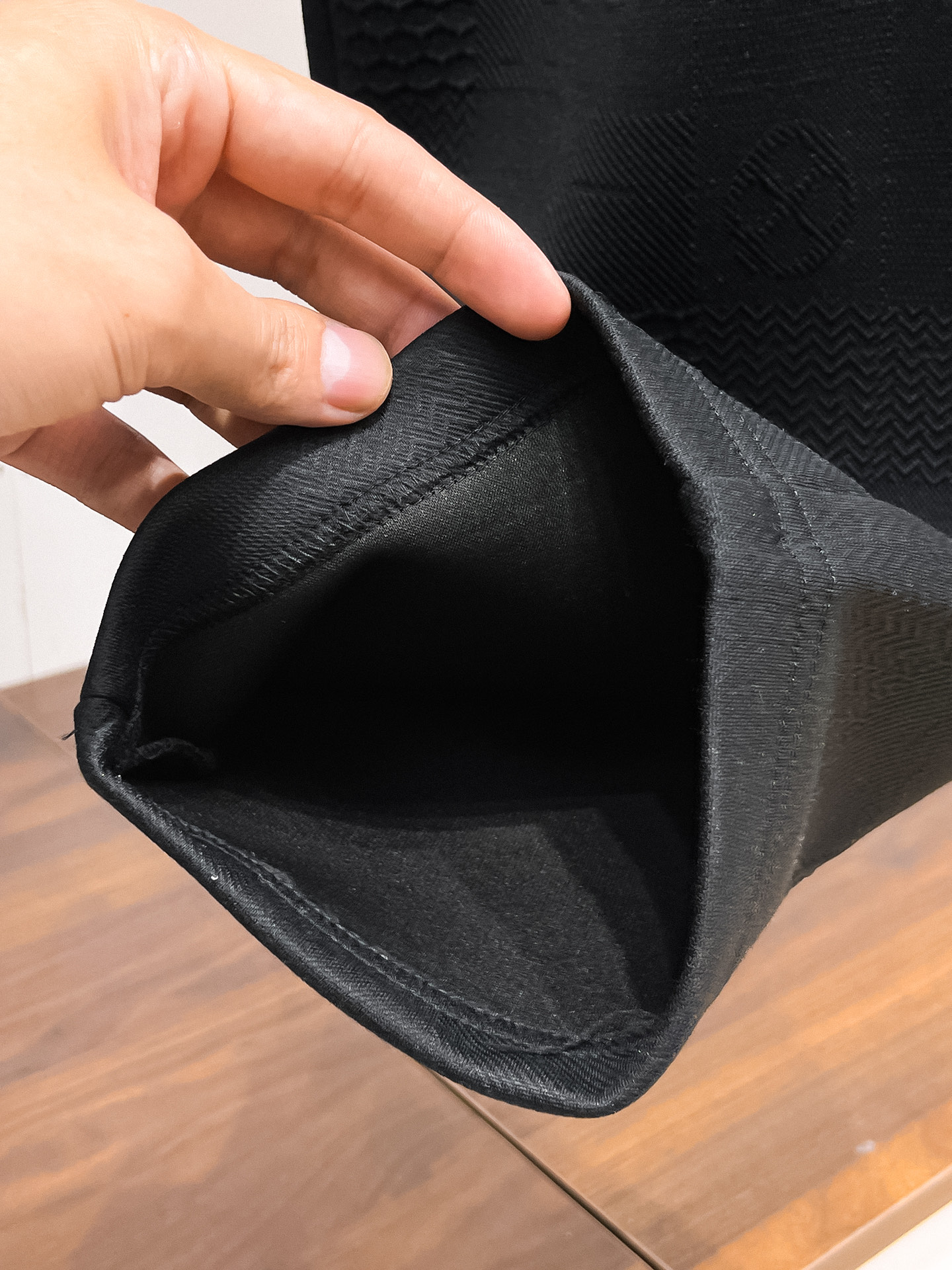 LV 顶级货品🐮 🆕2026春夏新款休闲裤！官网同步发售。品牌经典LOGO休闲裤 ，定制面料，舒适度极好