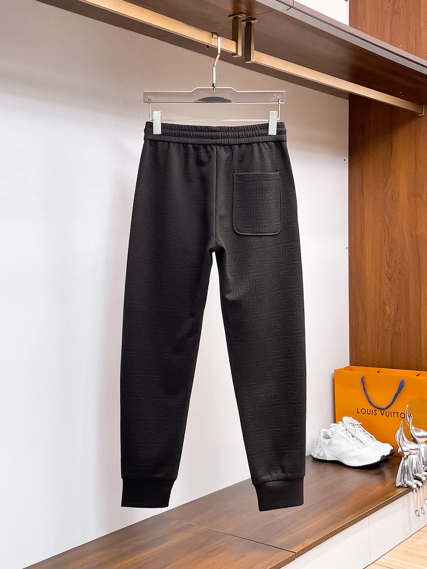 芬迪 顶级货品🐮 🆕2026春夏新款休闲裤！官网同步发售。品牌经典LOGO休闲裤 ，定制面料，舒适度极好