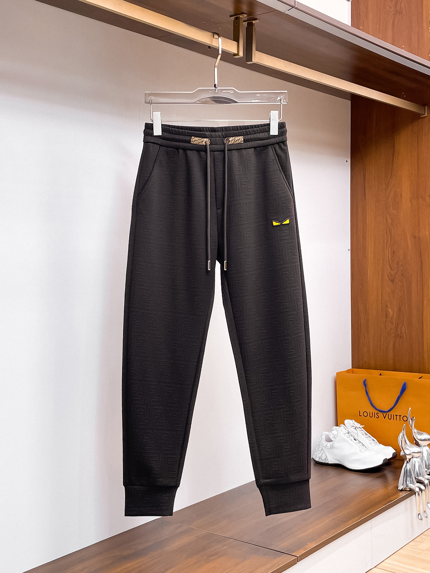 芬迪 顶级货品🐮 🆕2026春夏新款休闲裤！官网同步发售。品牌经典LOGO休闲裤 ，定制面料，舒适度极好