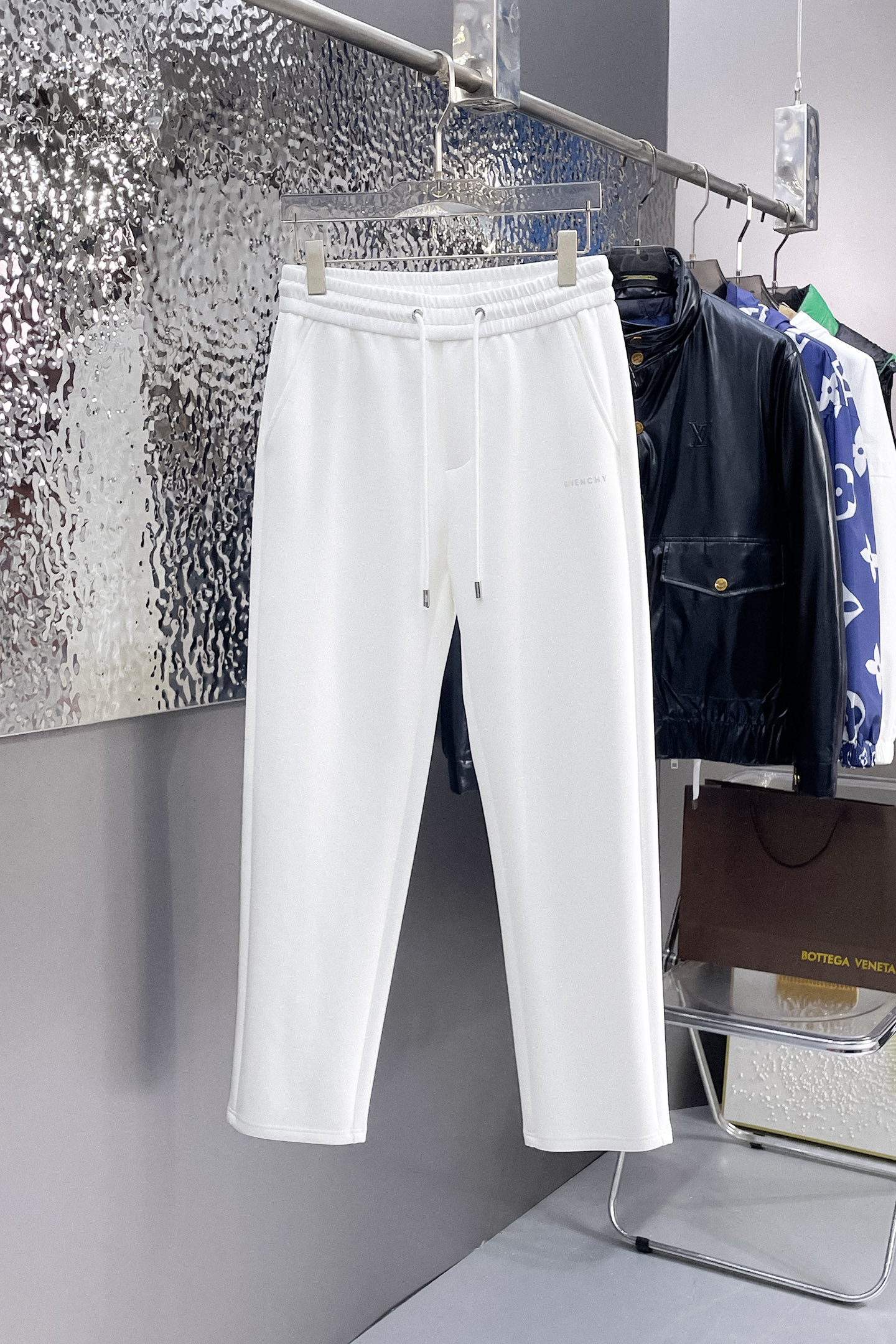 _dqk9sWAHQ7SUyZRVnBuDeSwOKsPNXTaGGNcTX4A