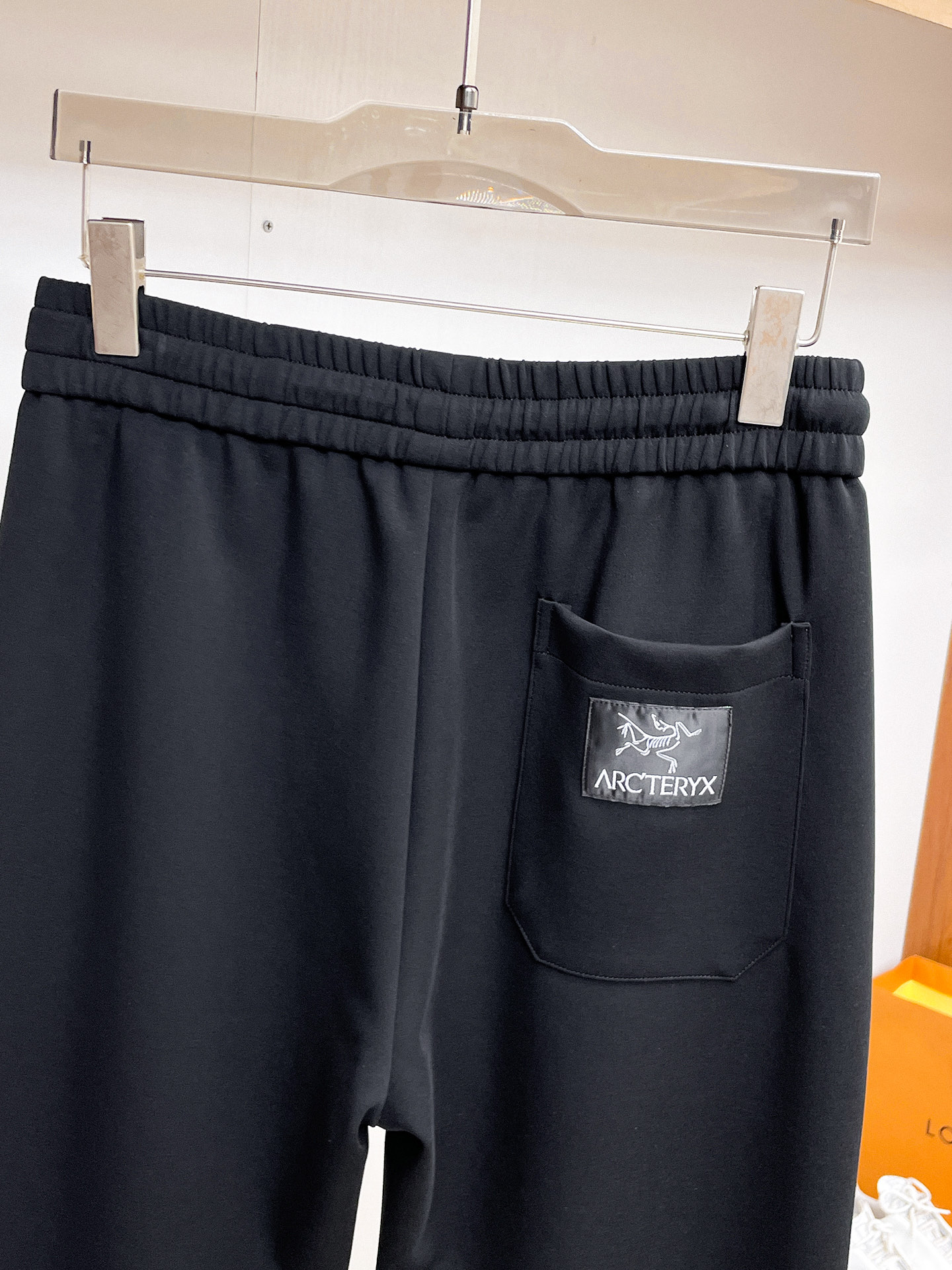 始祖鸟 顶级货品🐮 🆕2026春夏新款休闲裤！官网同步发售。品牌经典LOGO休闲裤 ，定制面料，舒适度极