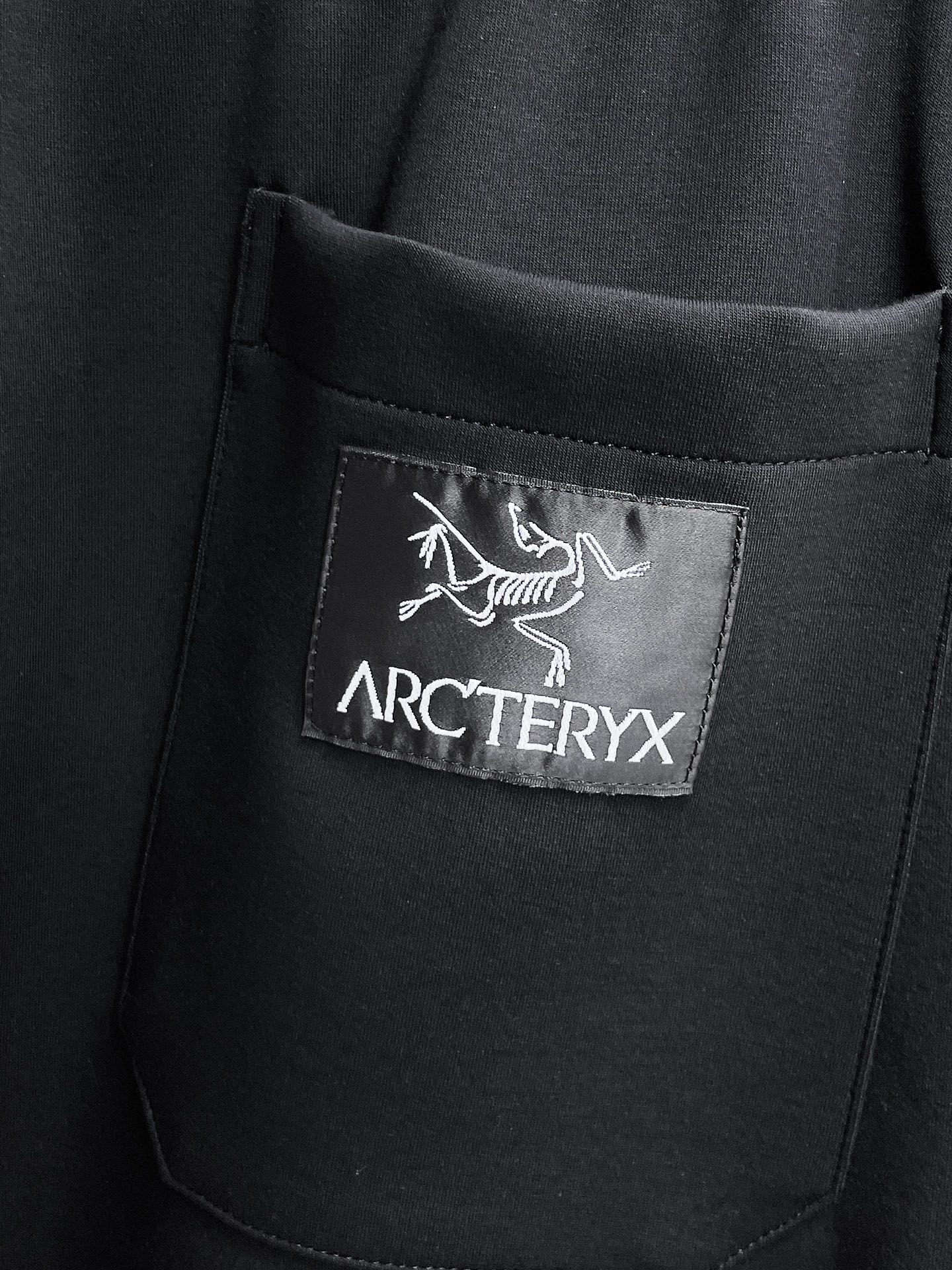 始祖鸟 顶级货品🐮 🆕2026春夏新款休闲裤！官网同步发售。品牌经典LOGO休闲裤 ，定制面料，舒适度极