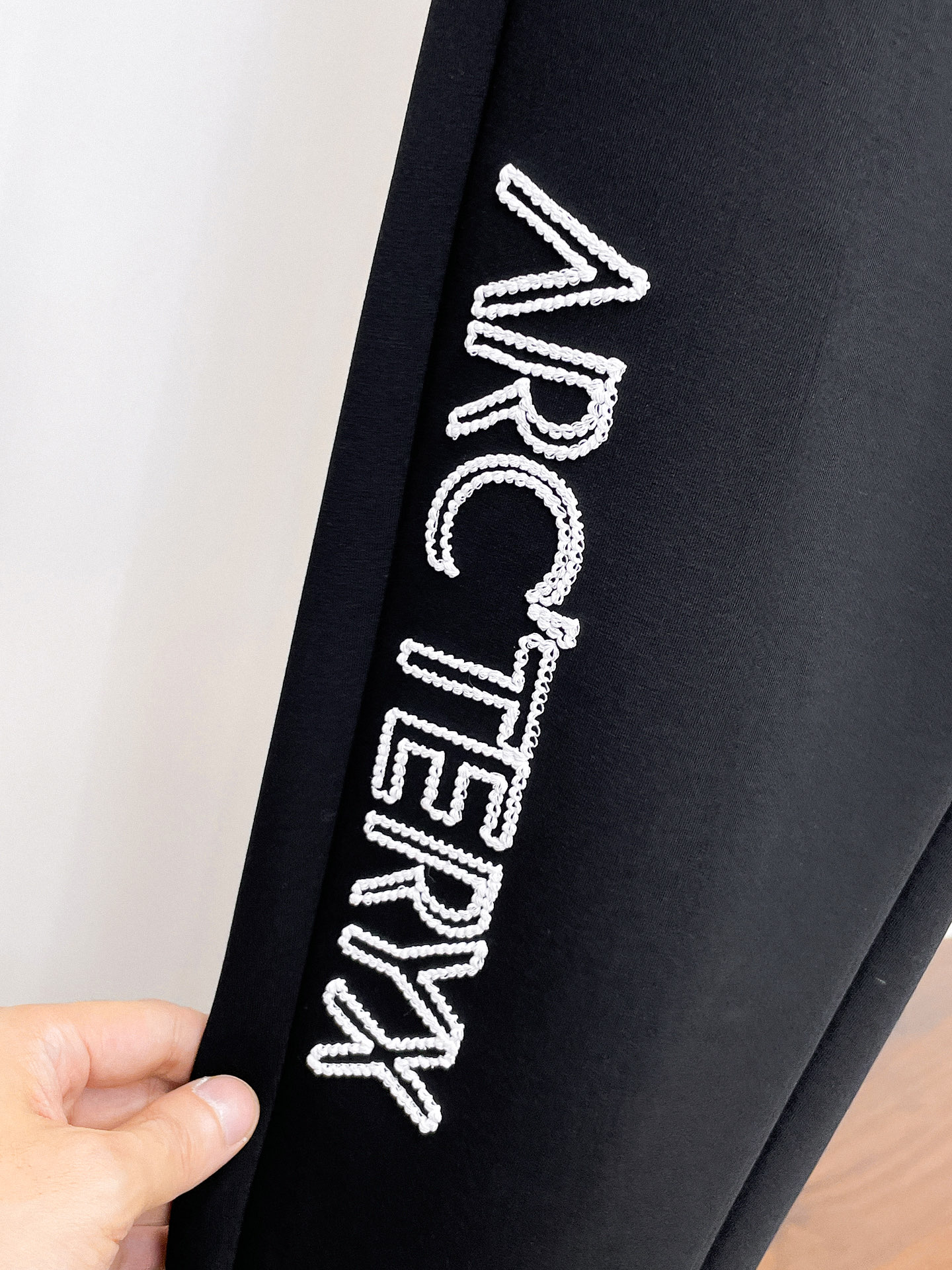 始祖鸟 顶级货品🐮 🆕2026春夏新款休闲裤！官网同步发售。品牌经典LOGO休闲裤 ，定制面料，舒适度极