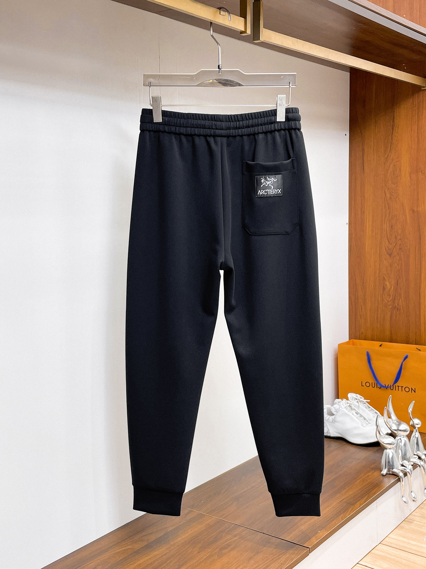 始祖鸟 顶级货品🐮 🆕2026春夏新款休闲裤！官网同步发售。品牌经典LOGO休闲裤 ，定制面料，舒适度极