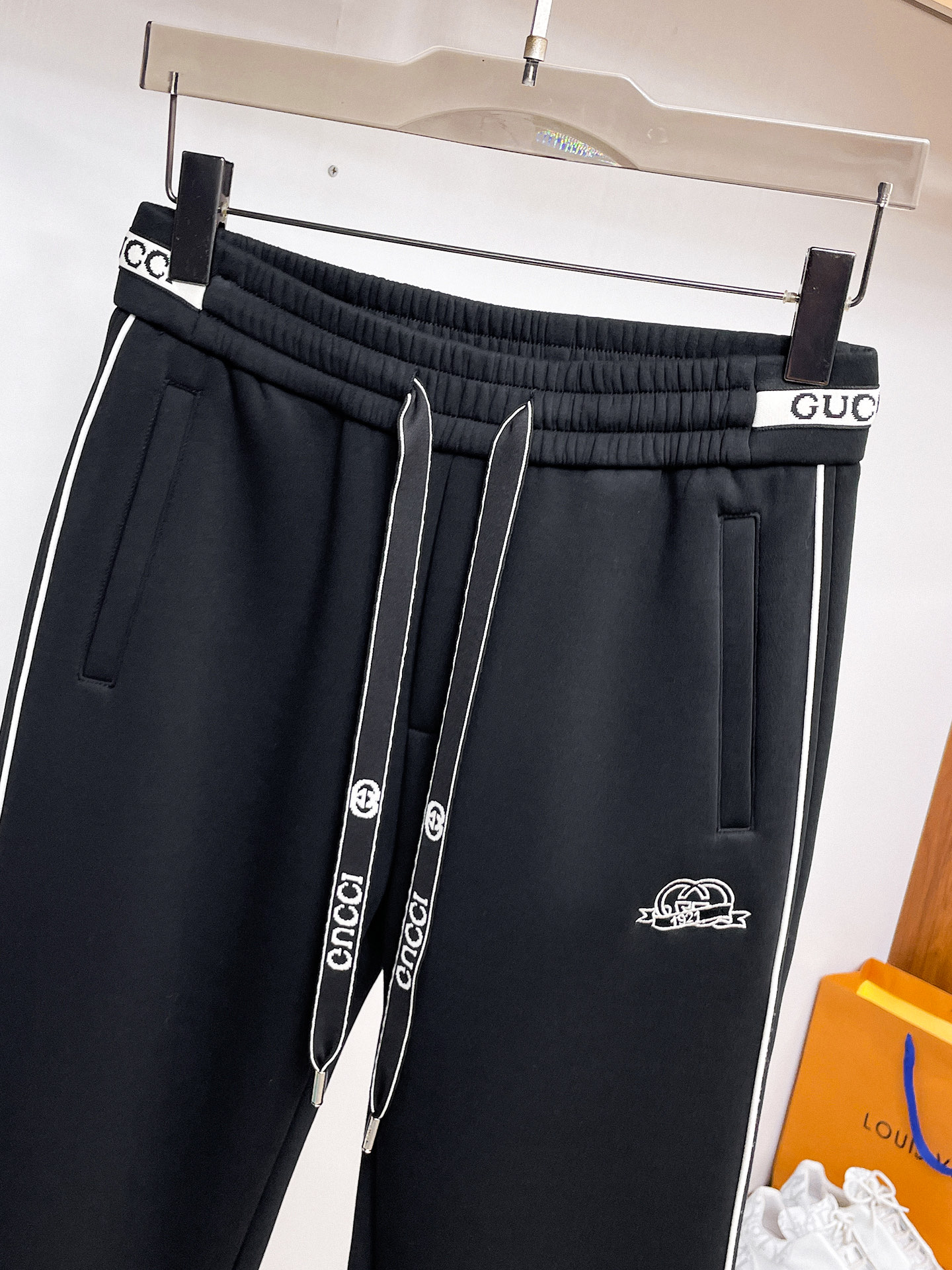 古奇 顶级货品🐮 🆕2026春夏新款休闲裤！官网同步发售。品牌经典LOGO休闲裤 ，定制面料，舒适度极好