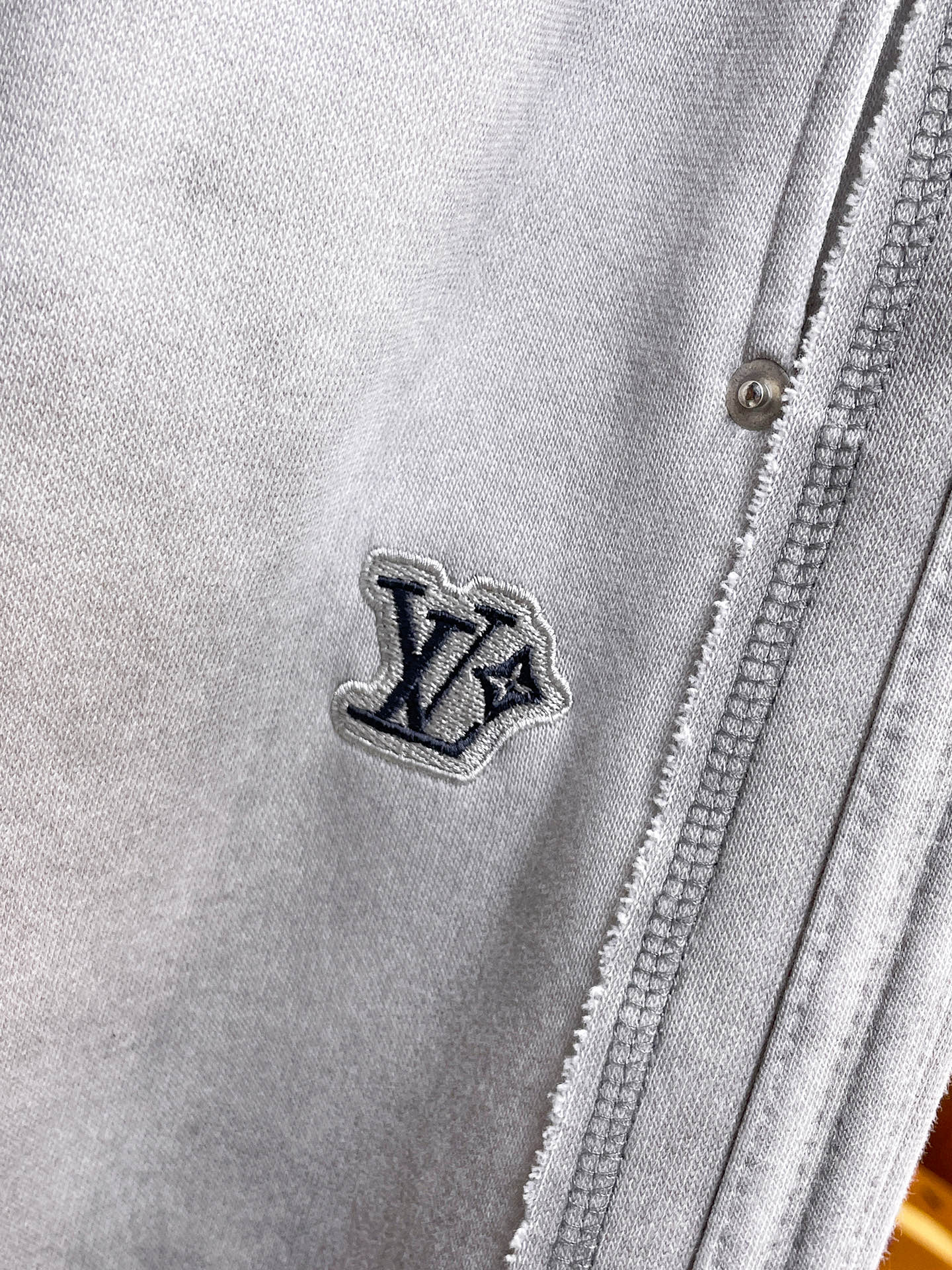 LV 顶级货品🐮 🆕2026春夏新款休闲裤！官网同步发售。品牌经典LOGO休闲裤 ，定制面料，舒适度极好