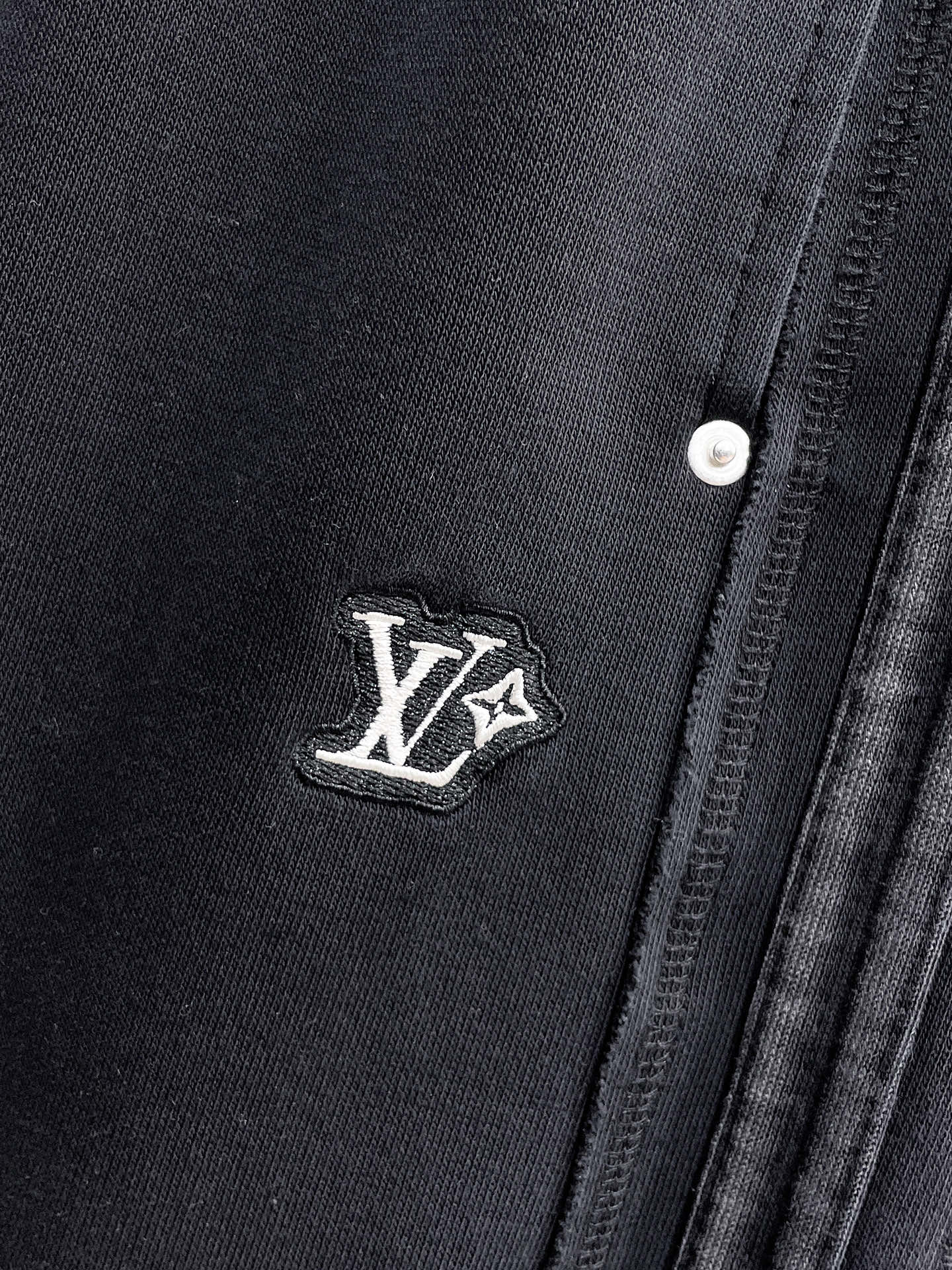 LV 顶级货品🐮 🆕2026春夏新款休闲裤！官网同步发售。品牌经典LOGO休闲裤 ，定制面料，舒适度极好