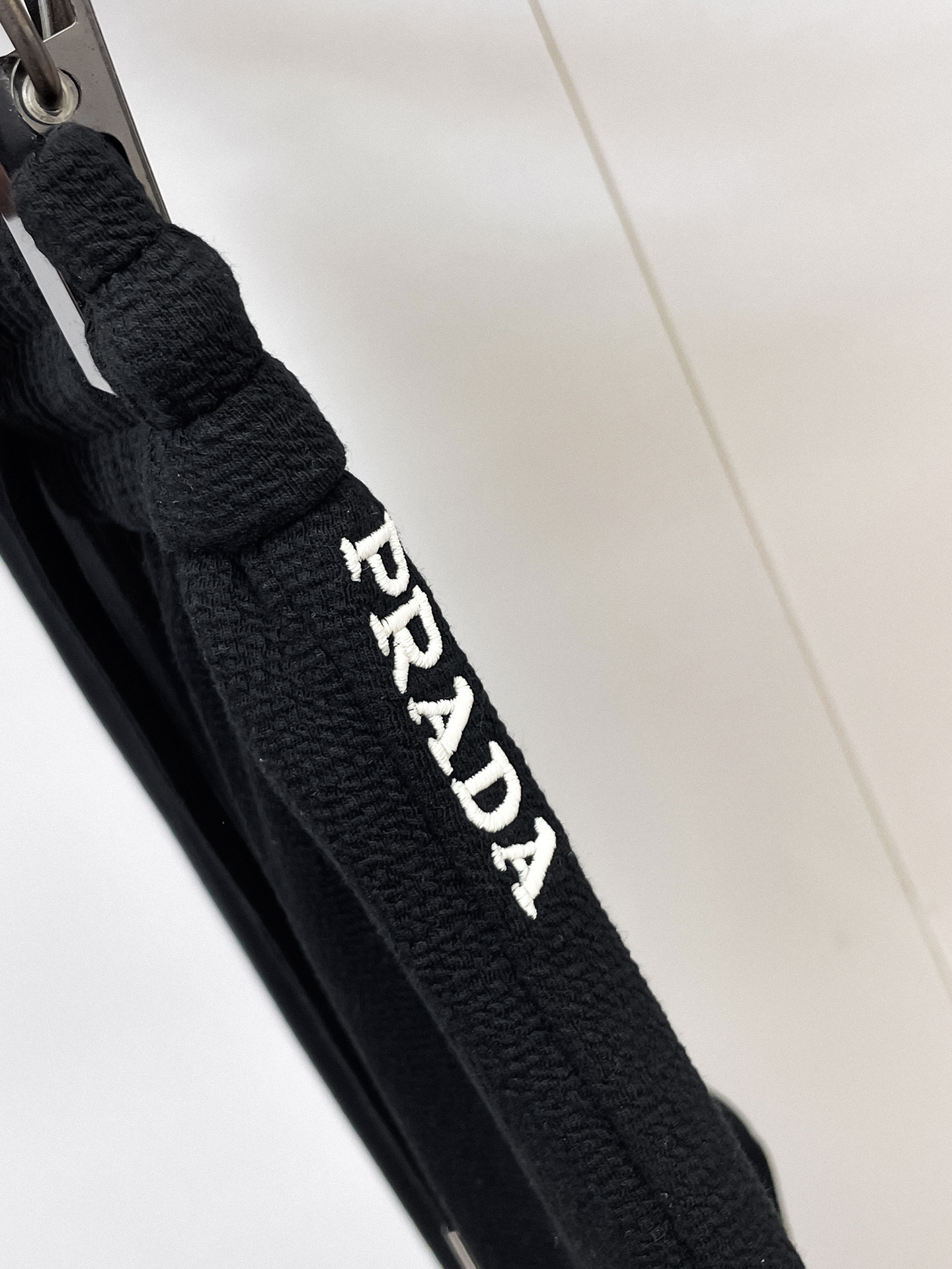 普拉达 顶级货品🐮 🆕2026春夏新款休闲裤！官网同步发售。品牌经典LOGO休闲裤 ，定制面料，舒适度极