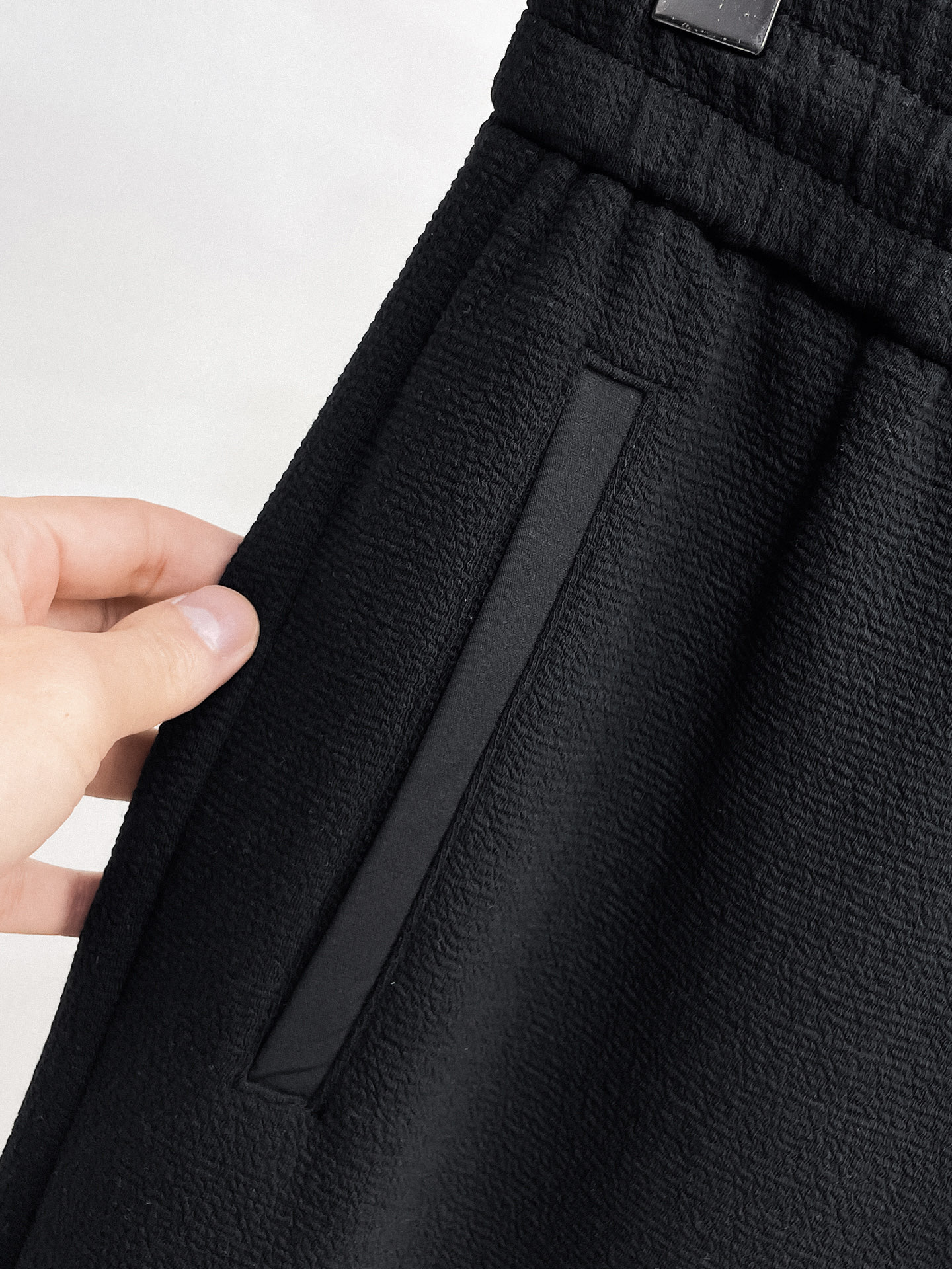 普拉达 顶级货品🐮 🆕2026春夏新款休闲裤！官网同步发售。品牌经典LOGO休闲裤 ，定制面料，舒适度极