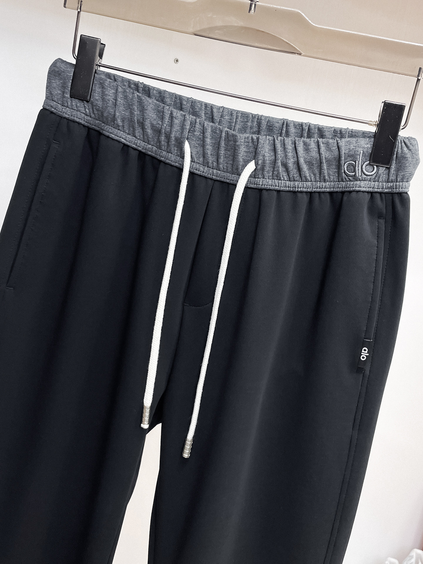 alo 顶级货品🐮 🆕2026春夏新款休闲裤！官网同步发售。品牌经典LOGO休闲裤 ，定制面料，舒适度极