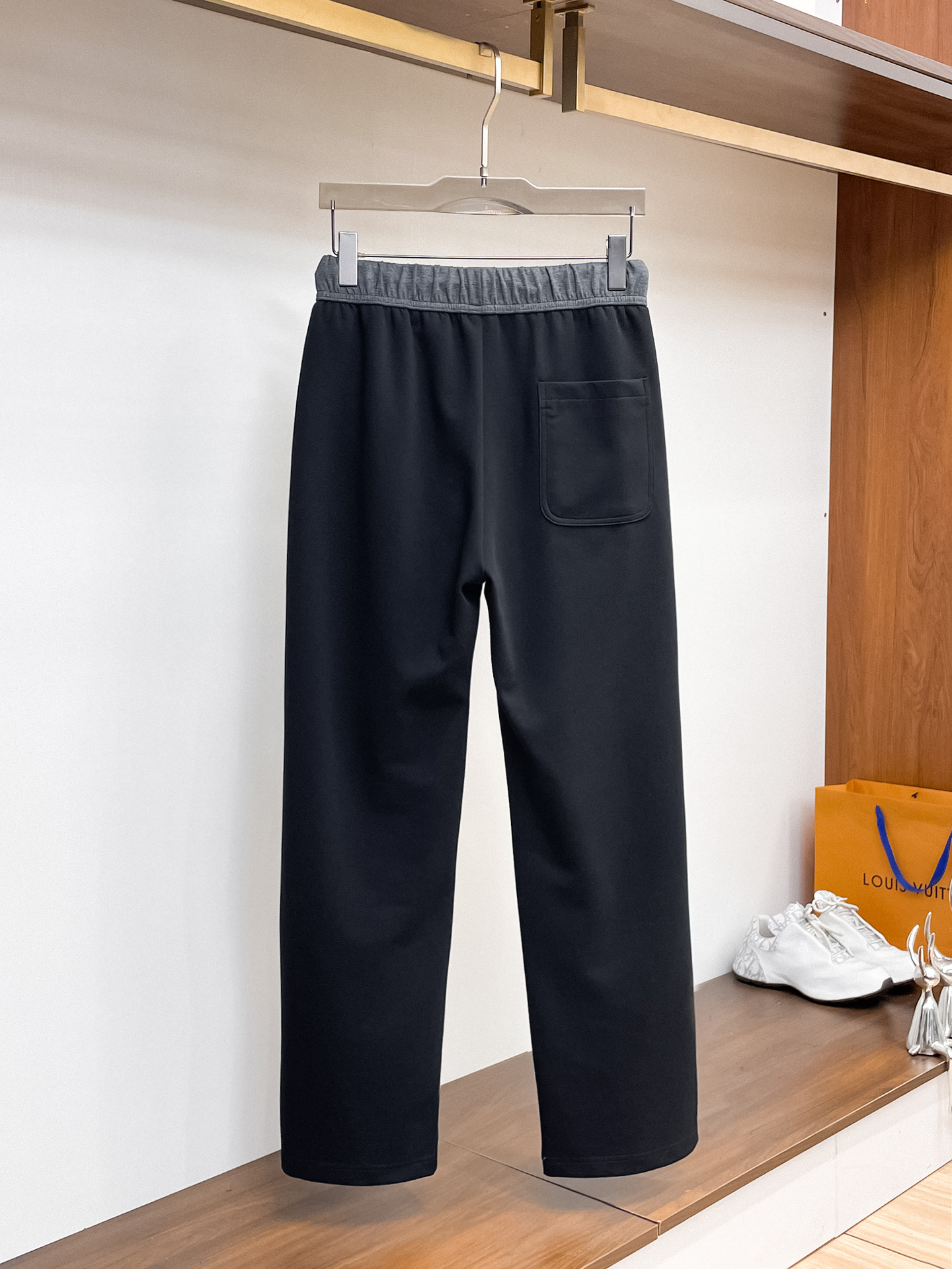 alo 顶级货品🐮 🆕2026春夏新款休闲裤！官网同步发售。品牌经典LOGO休闲裤 ，定制面料，舒适度极