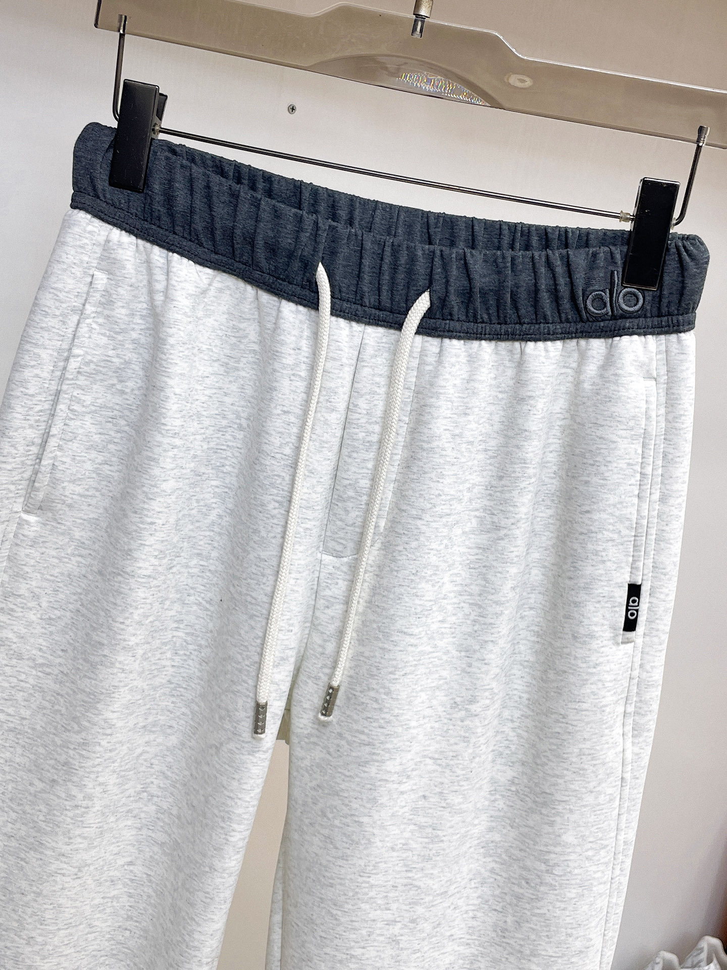 alo 顶级货品🐮 🆕2026春夏新款休闲裤！官网同步发售。品牌经典LOGO休闲裤 ，定制面料，舒适度极