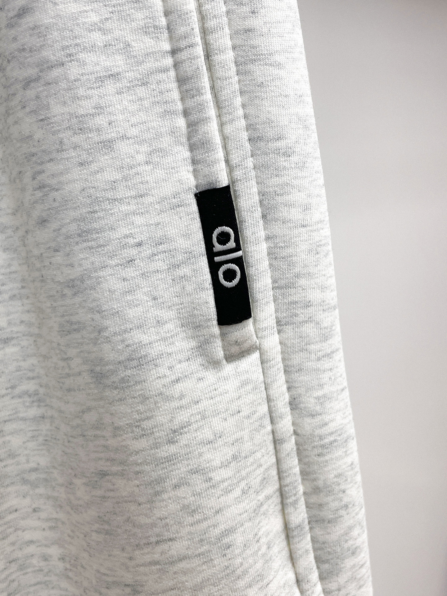 alo 顶级货品🐮 🆕2026春夏新款休闲裤！官网同步发售。品牌经典LOGO休闲裤 ，定制面料，舒适度极