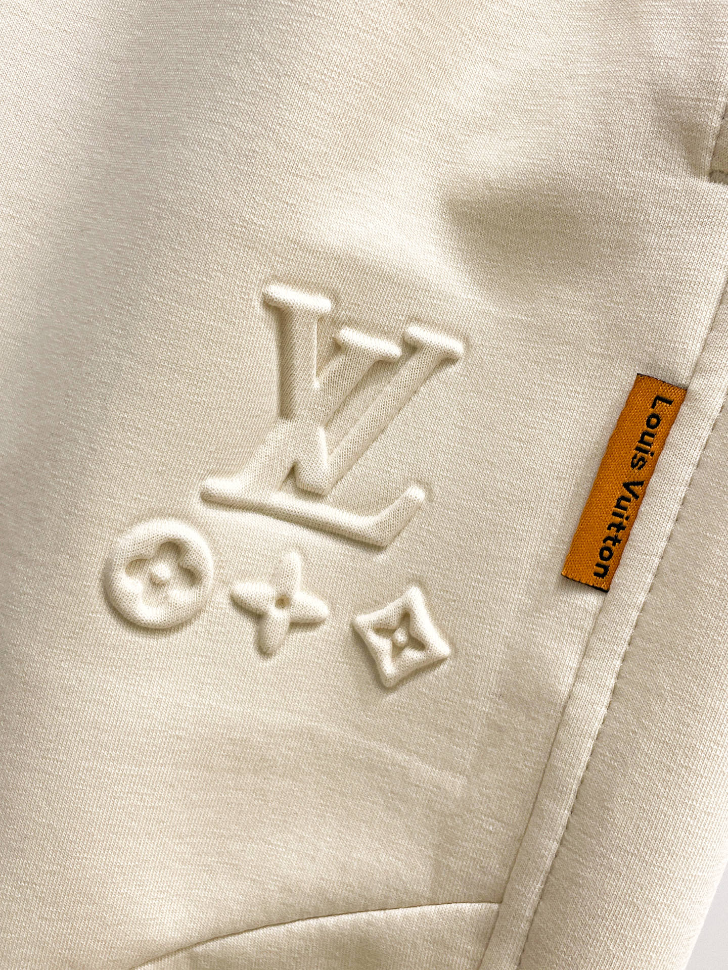 LV 顶级货品🐮 🆕2026春夏新款休闲裤！官网同步发售。品牌经典LOGO休闲裤 ，定制面料，舒适度极好