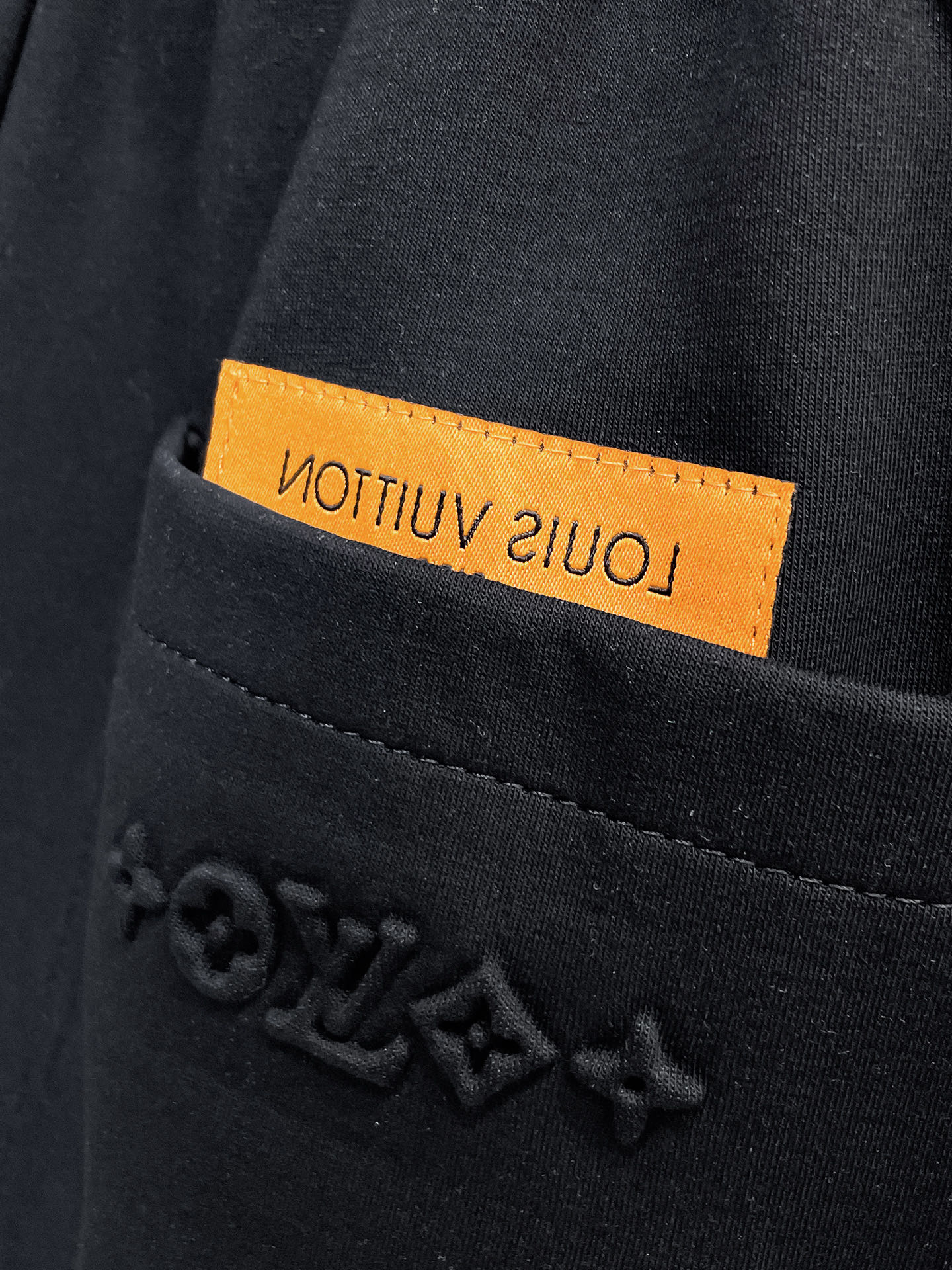 LV 顶级货品🐮 🆕2026春夏新款休闲裤！官网同步发售。品牌经典LOGO休闲裤 ，定制面料，舒适度极好