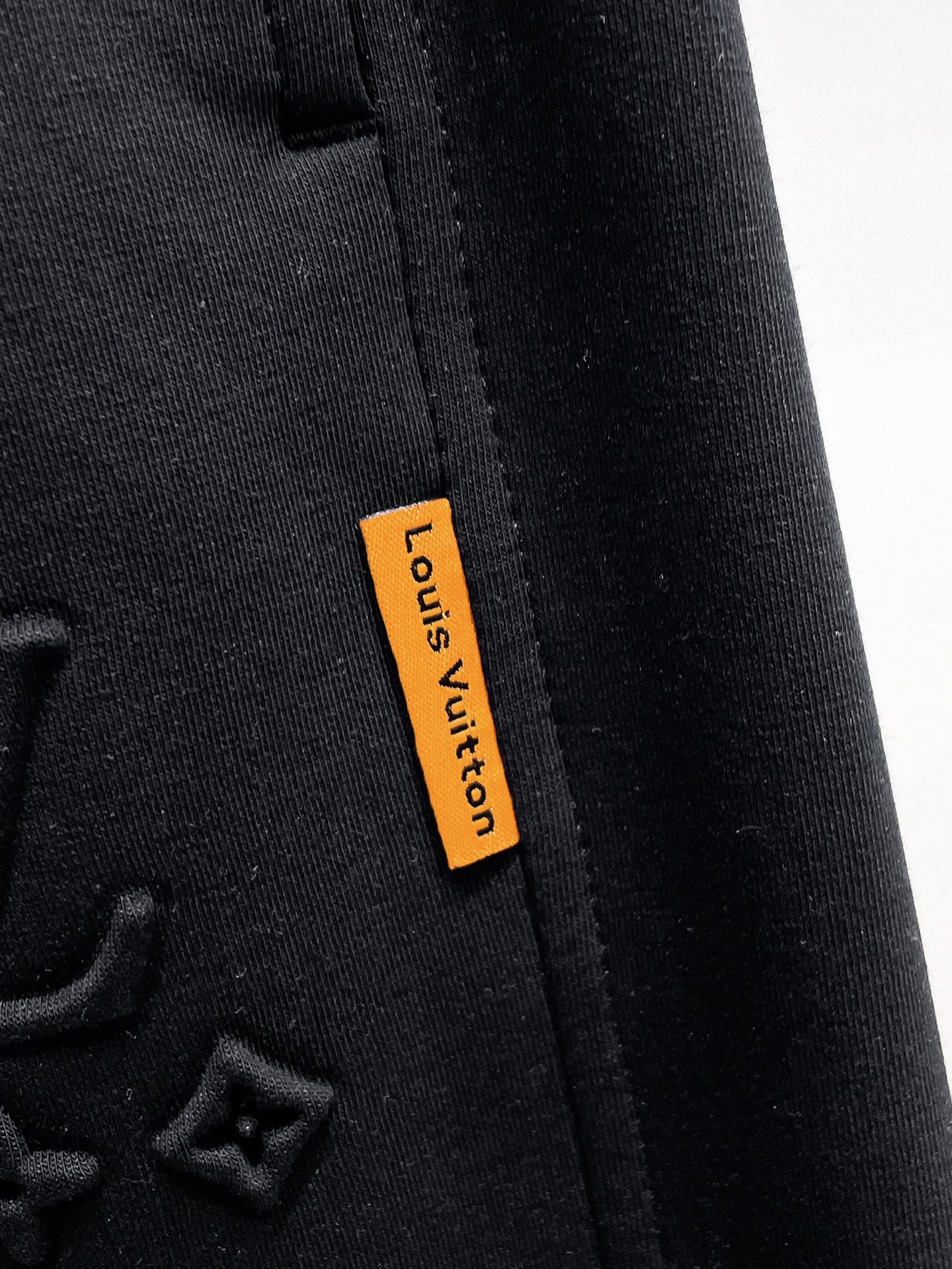 LV 顶级货品🐮 🆕2026春夏新款休闲裤！官网同步发售。品牌经典LOGO休闲裤 ，定制面料，舒适度极好