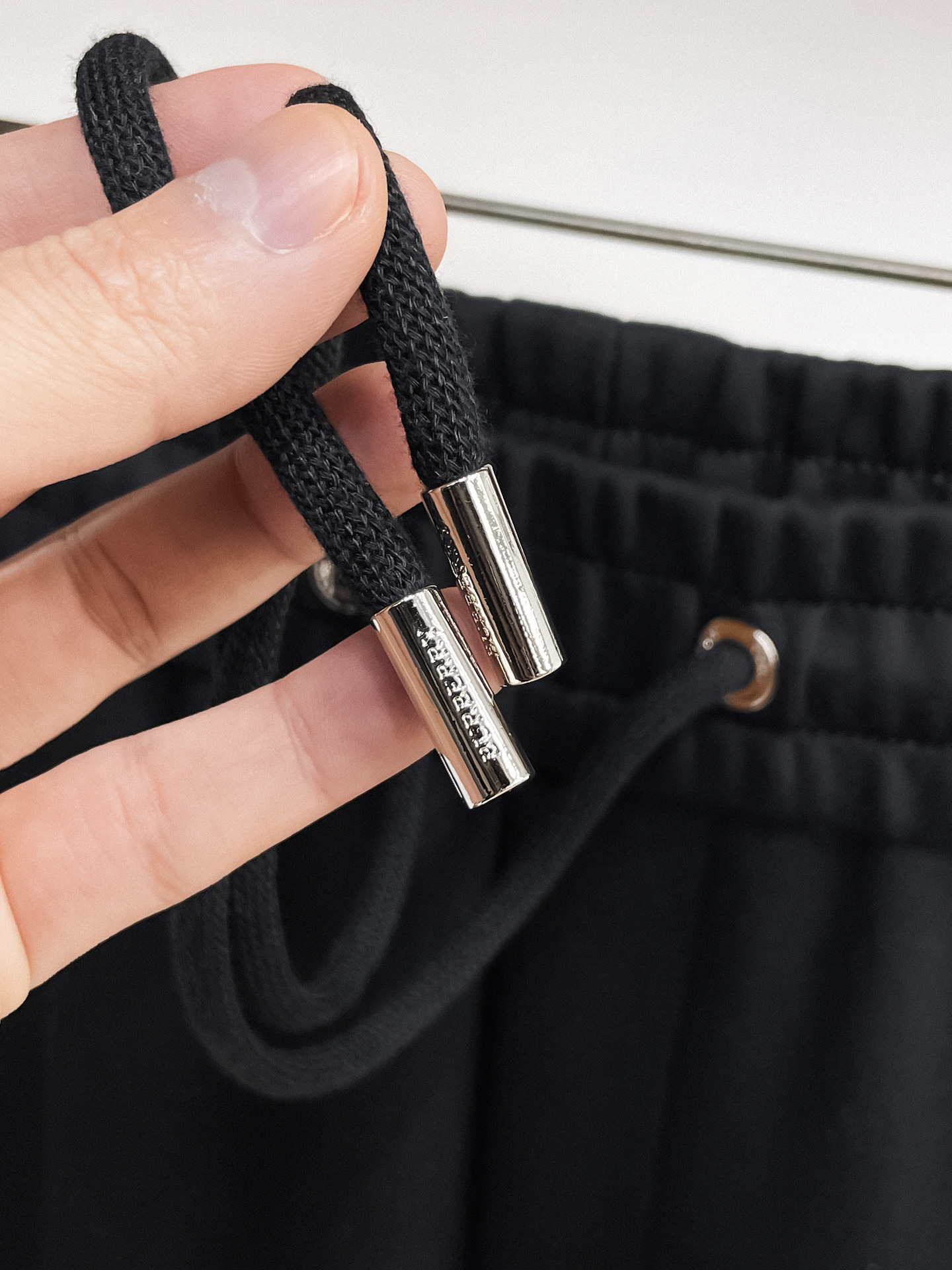 巴宝莉 顶级货品🐮 🆕2026春夏新款休闲裤！官网同步发售。品牌经典LOGO休闲裤 ，定制面料，舒适度极