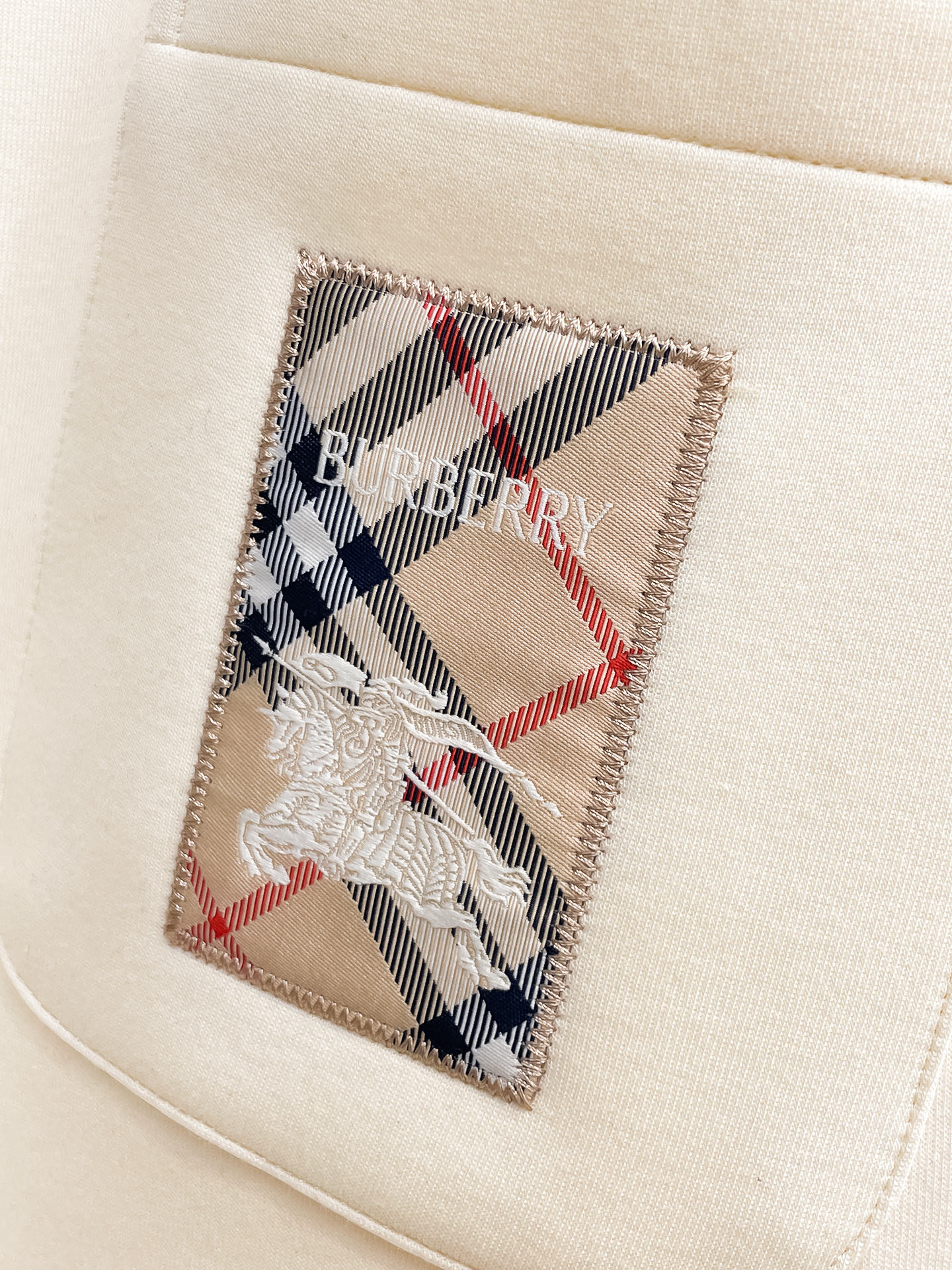 巴宝莉 顶级货品🐮 🆕2026春夏新款休闲裤！官网同步发售。品牌经典LOGO休闲裤 ，定制面料，舒适度极