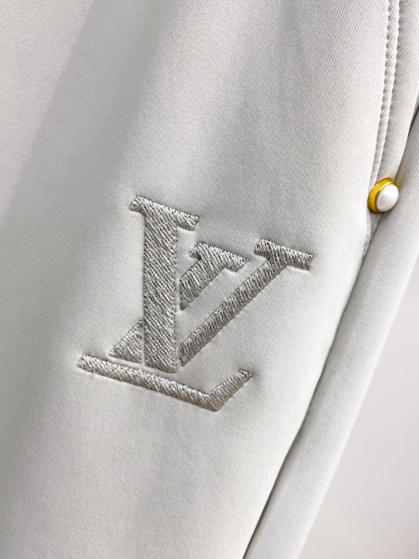 LV 顶级货品🐮 🆕2026春夏新款休闲裤！官网同步发售。品牌经典LOGO休闲裤 ，定制面料，舒适度极好