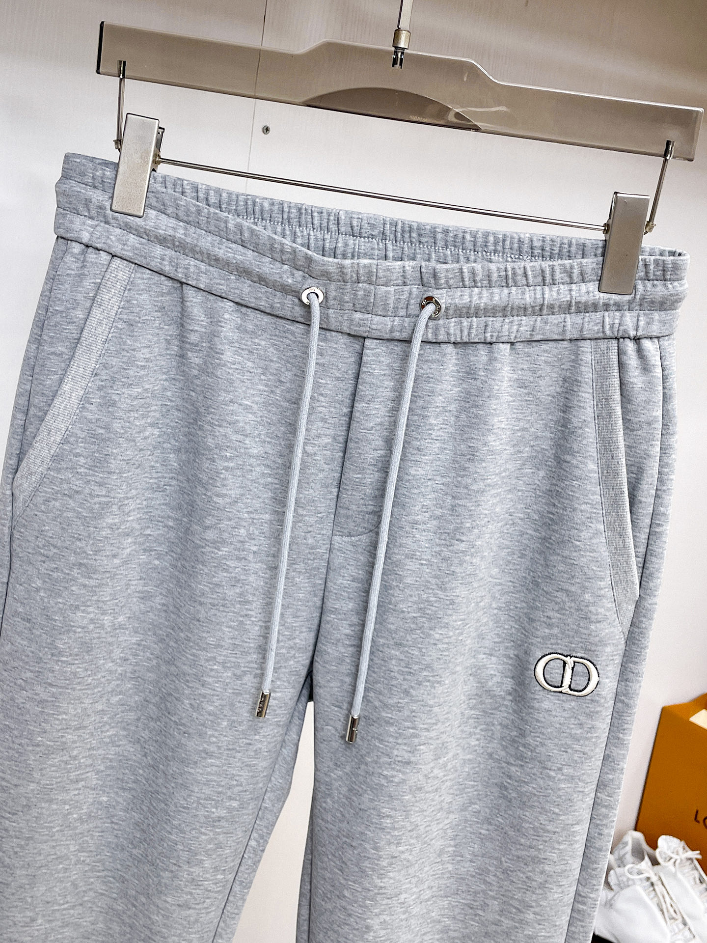 迪奥 顶级货品🐮 🆕2026春夏新款休闲裤！官网同步发售。品牌经典LOGO休闲裤 ，定制面料，舒适度极好