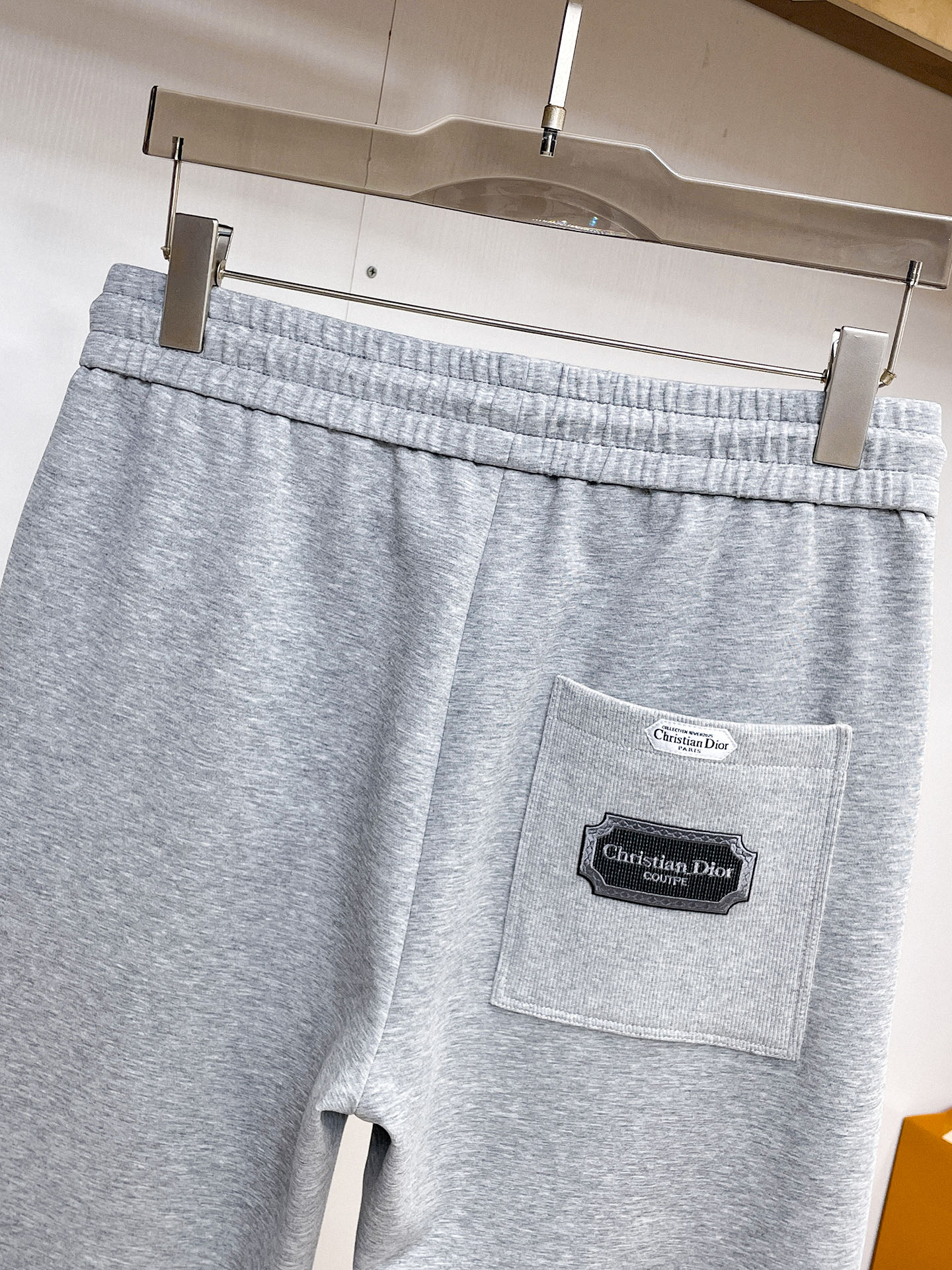 迪奥 顶级货品🐮 🆕2026春夏新款休闲裤！官网同步发售。品牌经典LOGO休闲裤 ，定制面料，舒适度极好