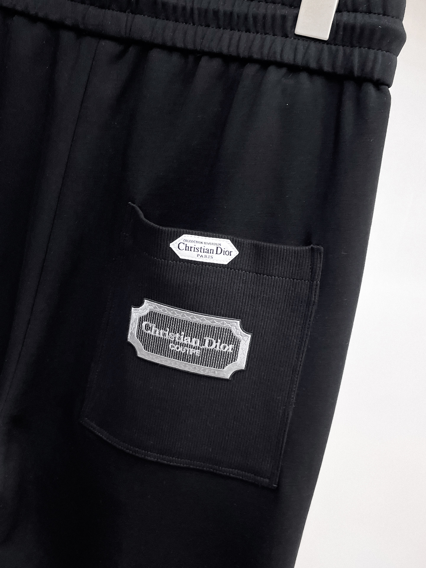 迪奥 顶级货品🐮 🆕2026春夏新款休闲裤！官网同步发售。品牌经典LOGO休闲裤 ，定制面料，舒适度极好