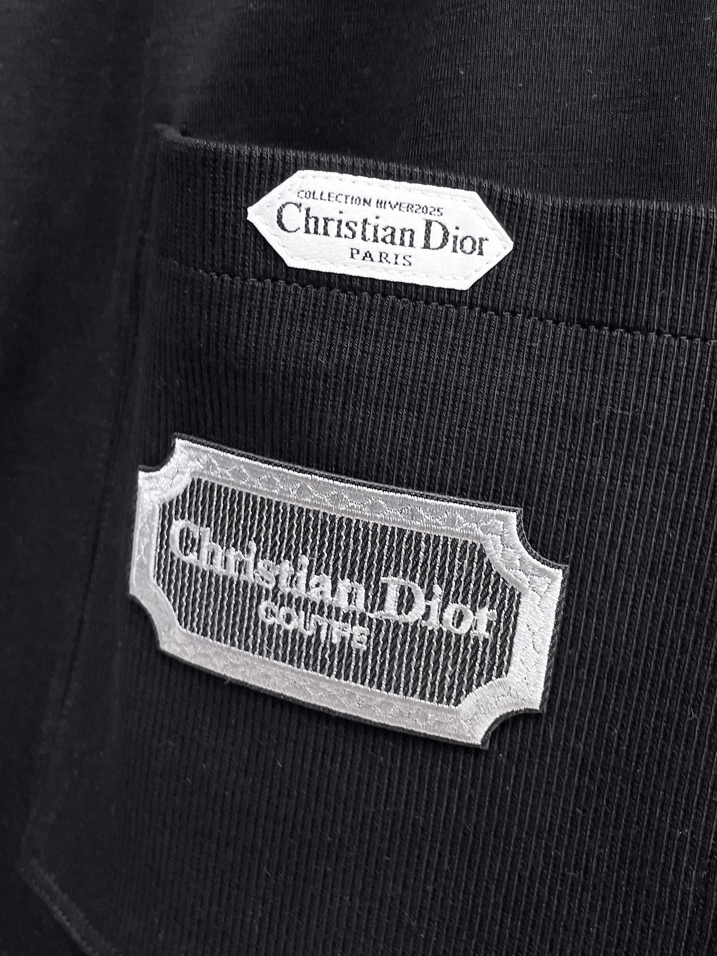 迪奥 顶级货品🐮 🆕2026春夏新款休闲裤！官网同步发售。品牌经典LOGO休闲裤 ，定制面料，舒适度极好