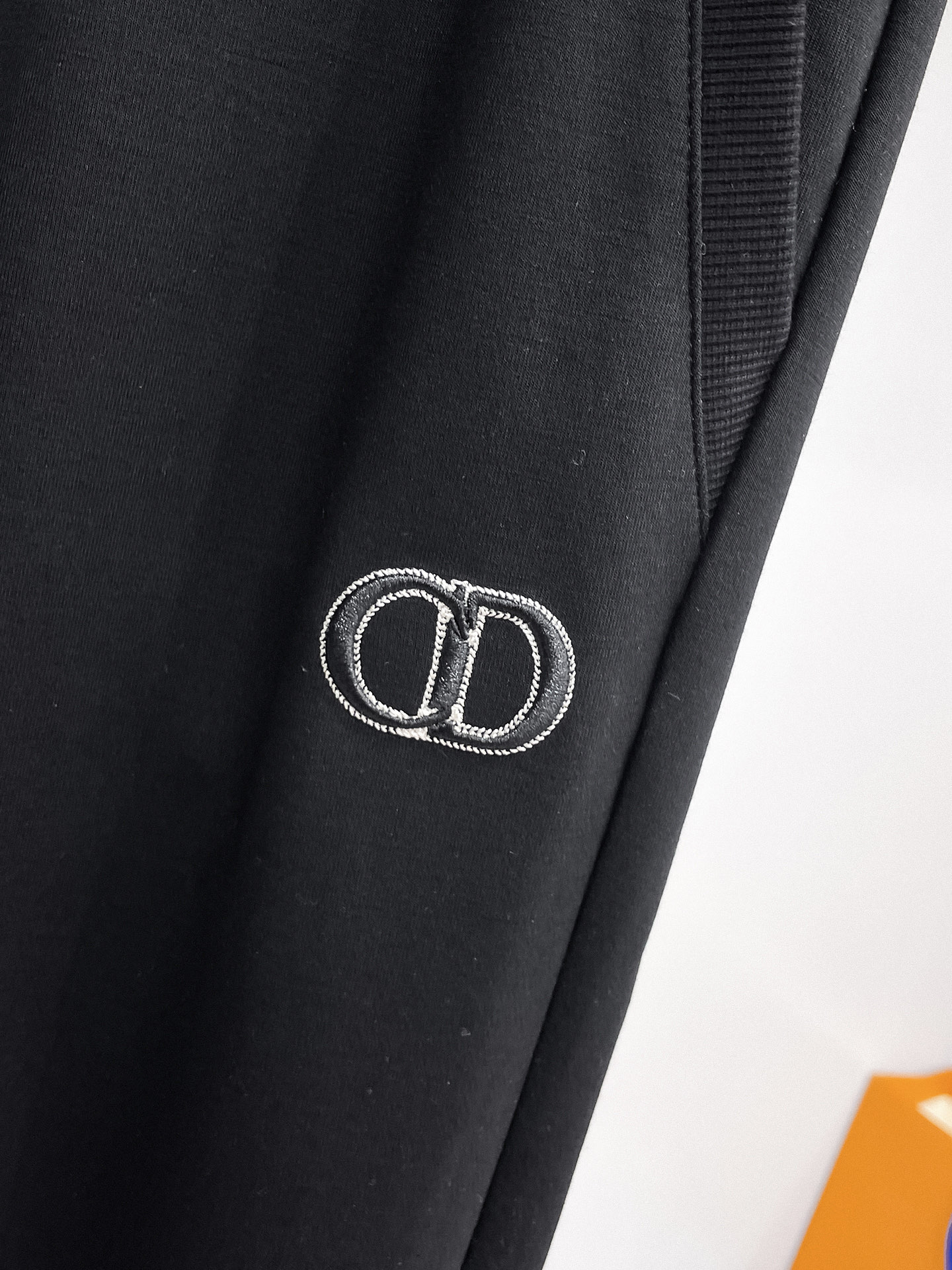 迪奥 顶级货品🐮 🆕2026春夏新款休闲裤！官网同步发售。品牌经典LOGO休闲裤 ，定制面料，舒适度极好