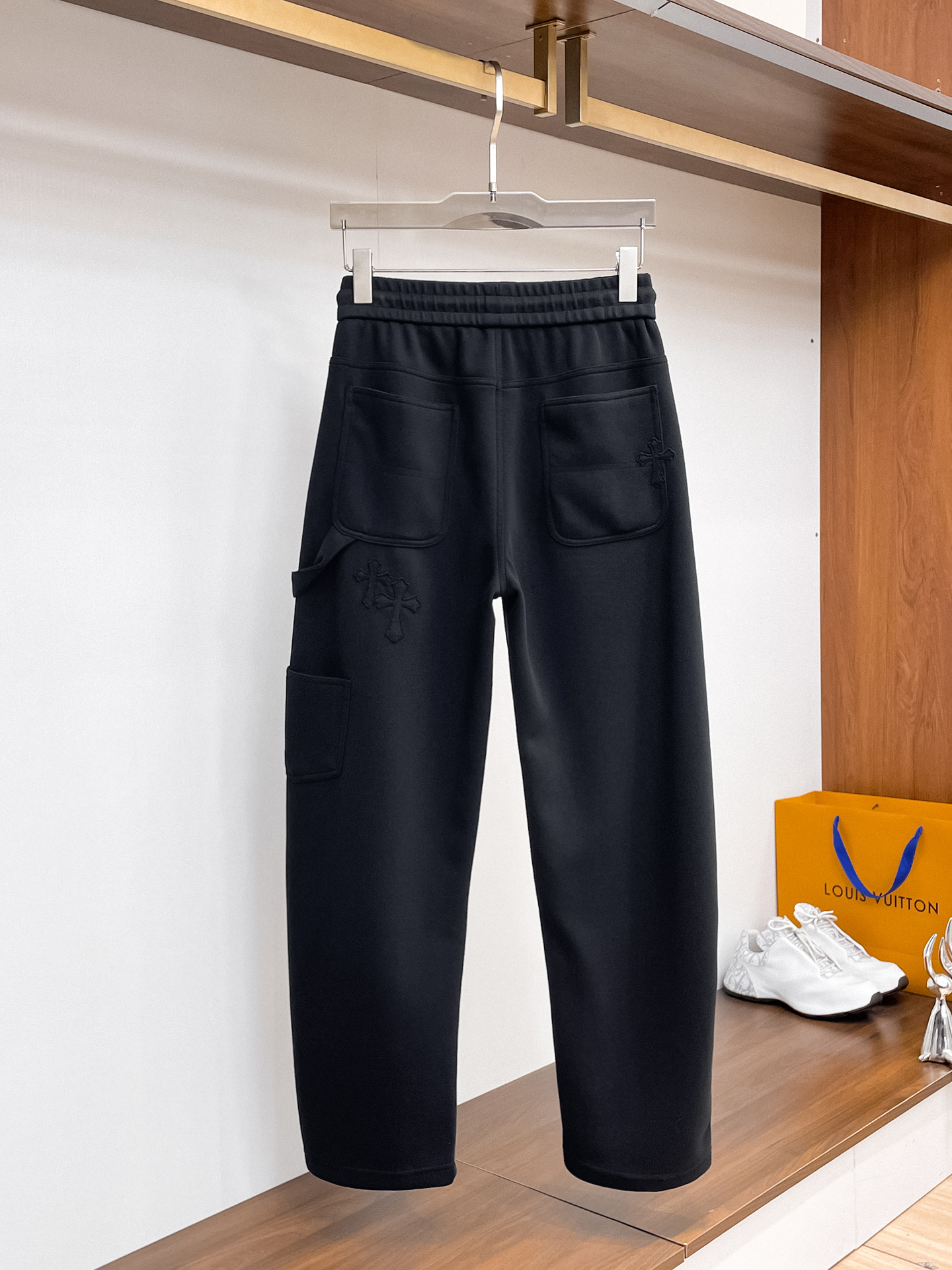 克罗心 顶级货品🐮 🆕2026春夏新款休闲裤！官网同步发售。品牌经典LOGO休闲裤 ，定制面料，舒适度极