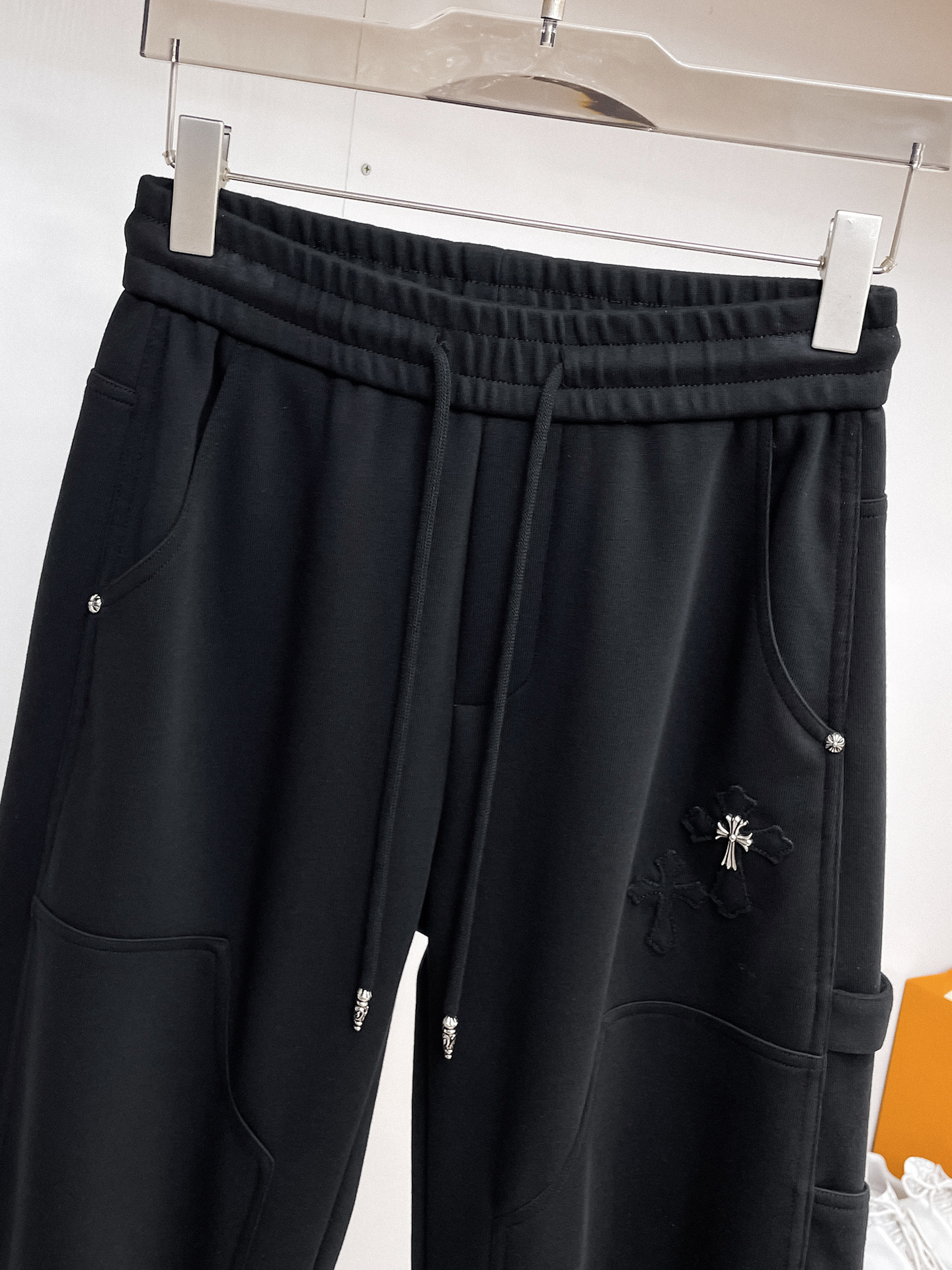 克罗心 顶级货品🐮 🆕2026春夏新款休闲裤！官网同步发售。品牌经典LOGO休闲裤 ，定制面料，舒适度极