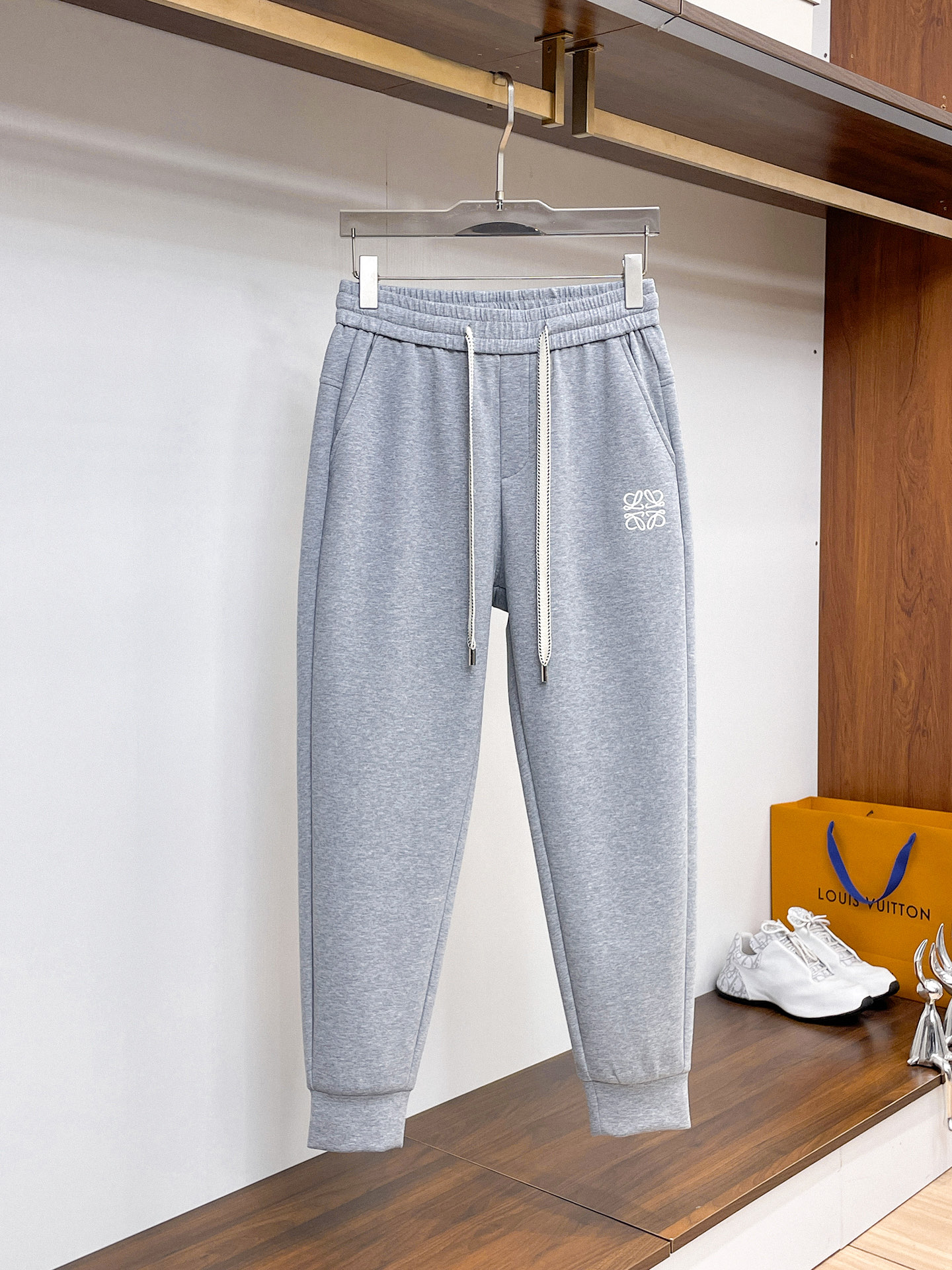 罗意威 顶级货品🐮 🆕2026春夏新款休闲裤！官网同步发售。品牌经典LOGO休闲裤 ，定制面料，舒适度极