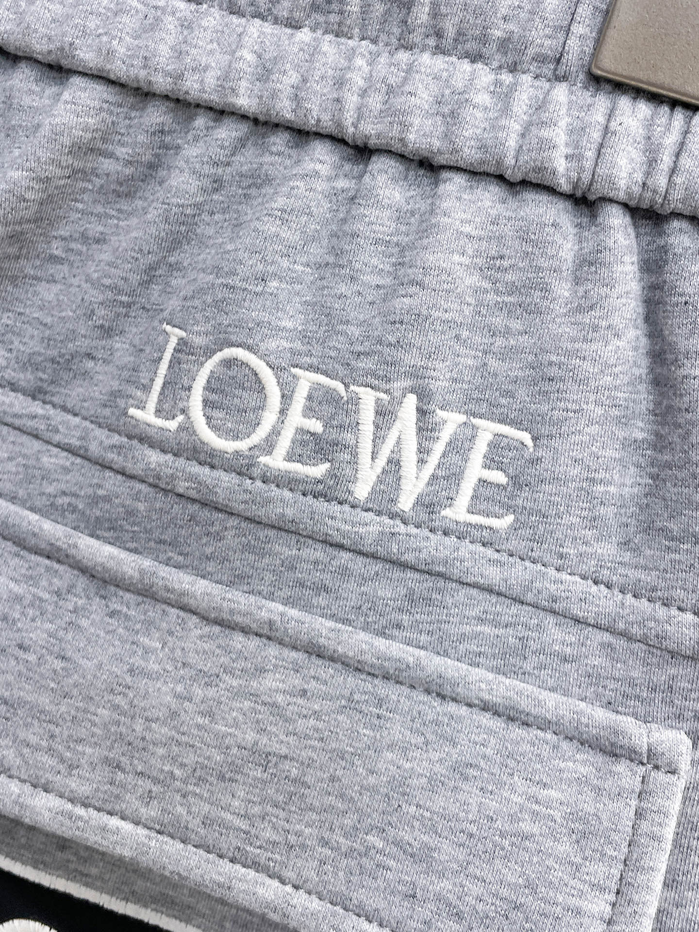 罗意威 顶级货品🐮 🆕2026春夏新款休闲裤！官网同步发售。品牌经典LOGO休闲裤 ，定制面料，舒适度极