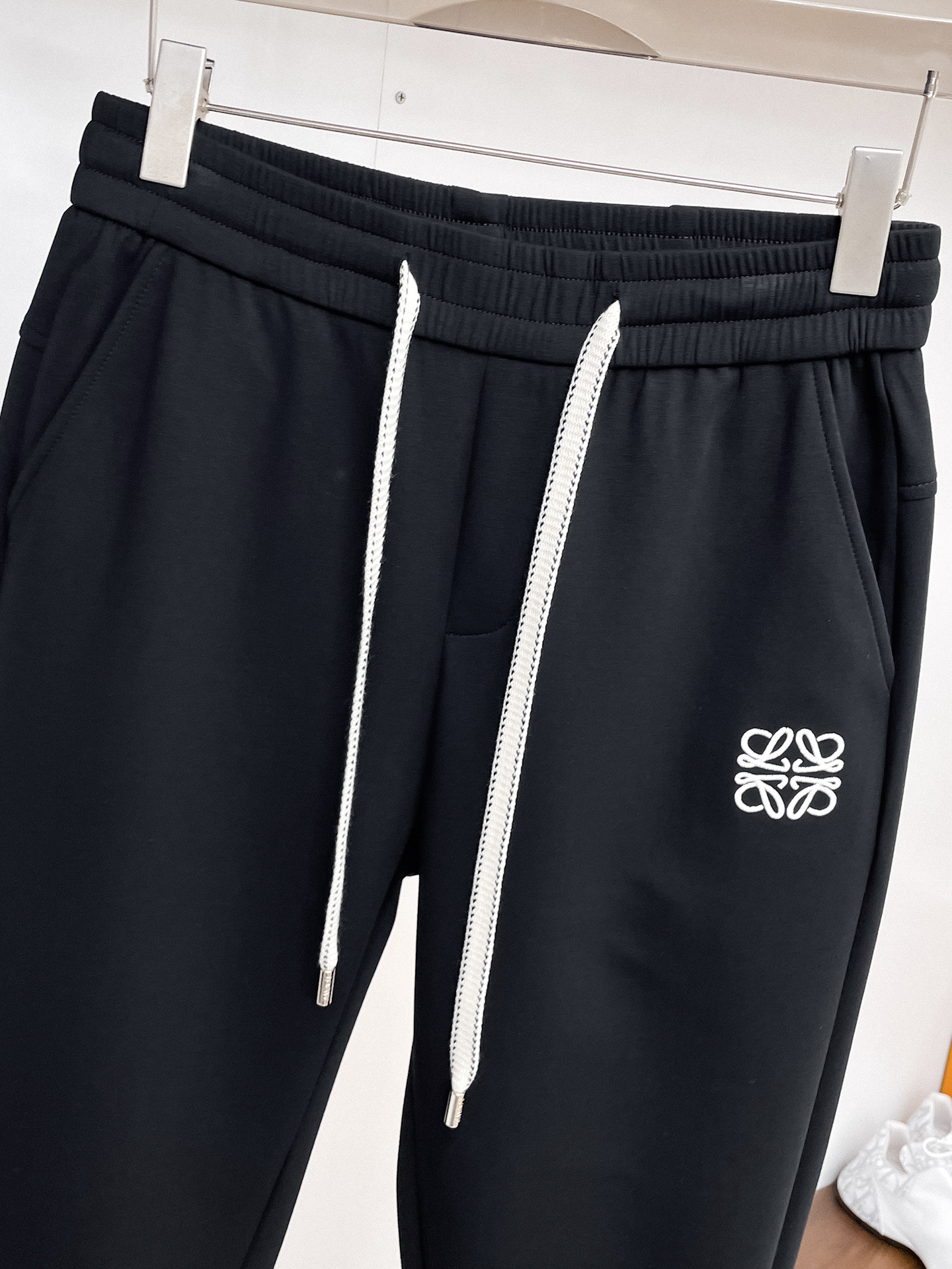 罗意威 顶级货品🐮 🆕2026春夏新款休闲裤！官网同步发售。品牌经典LOGO休闲裤 ，定制面料，舒适度极